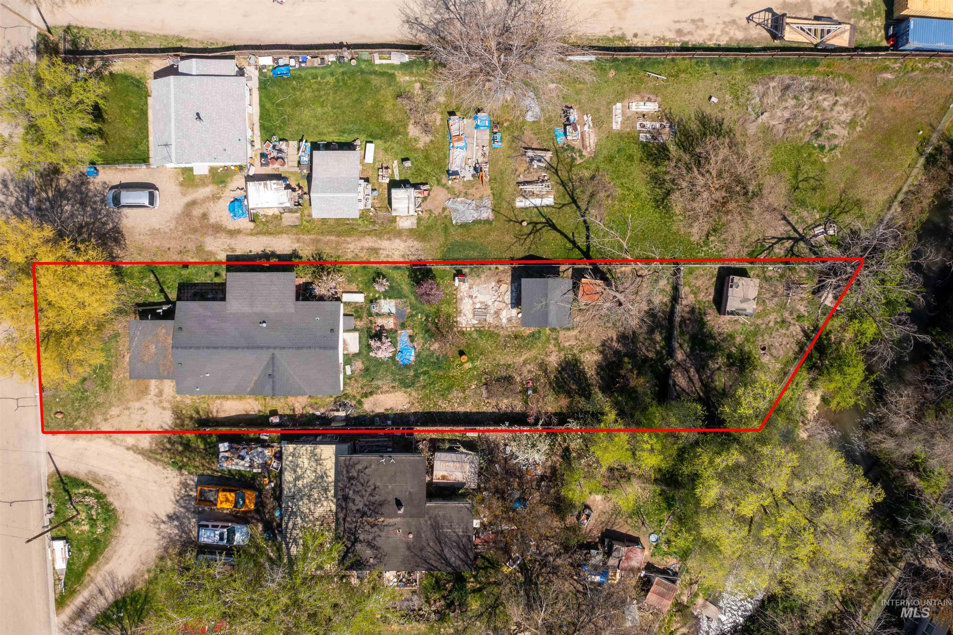 275 S Paradise Ave Property Photo 3