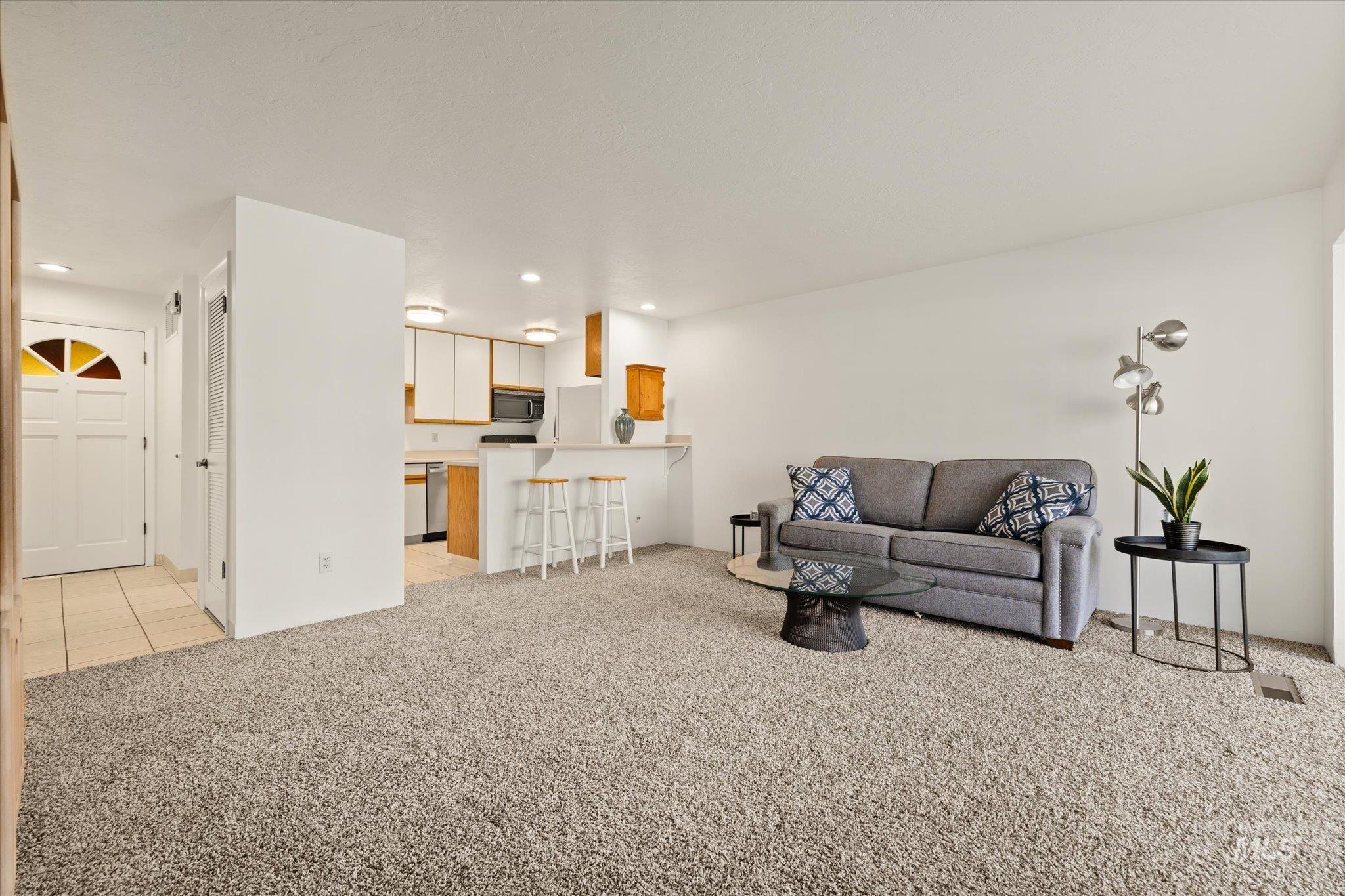 1056 N Camelot Dr Property Photo 6