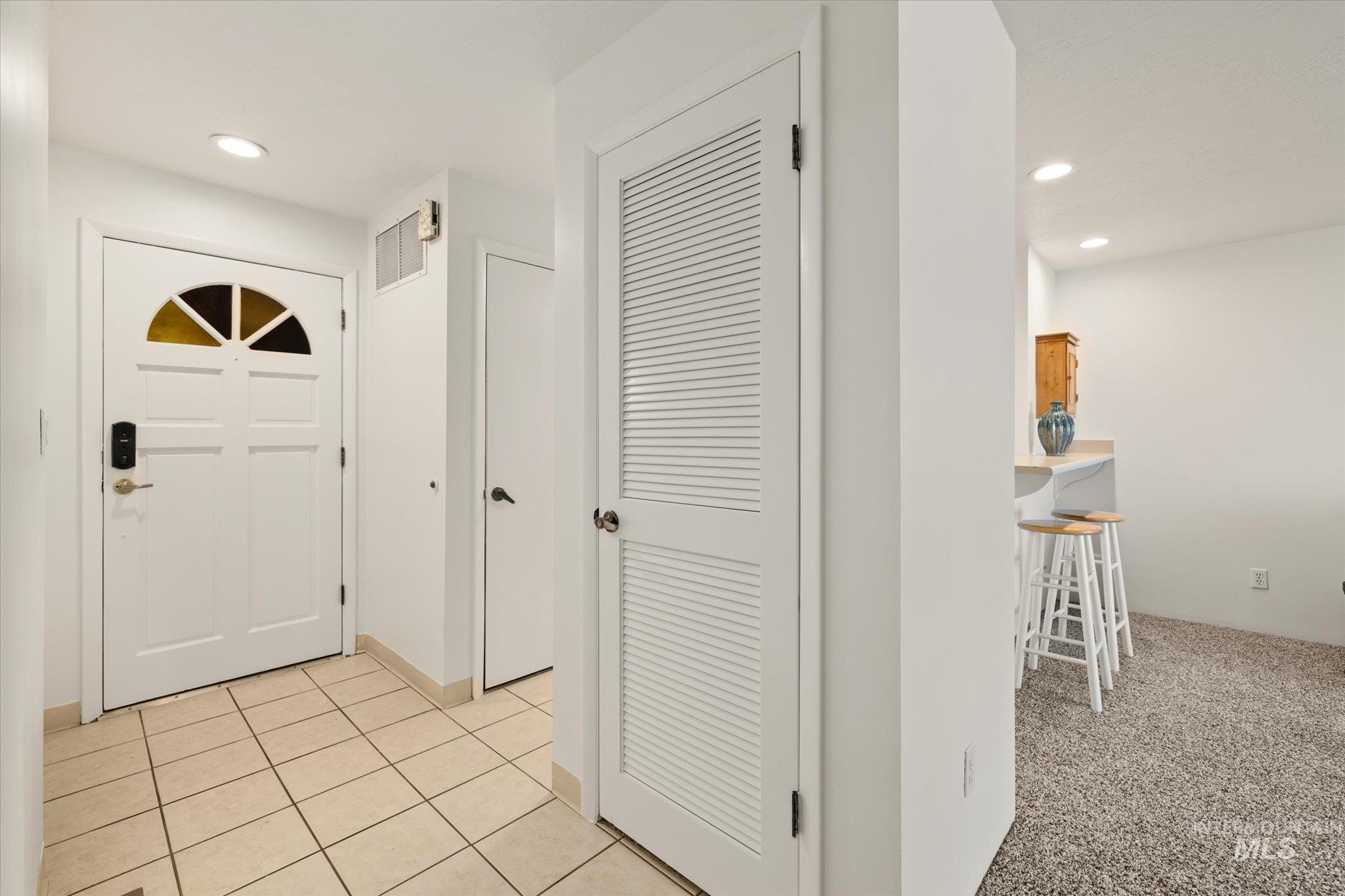 1056 N Camelot Dr Property Photo 13