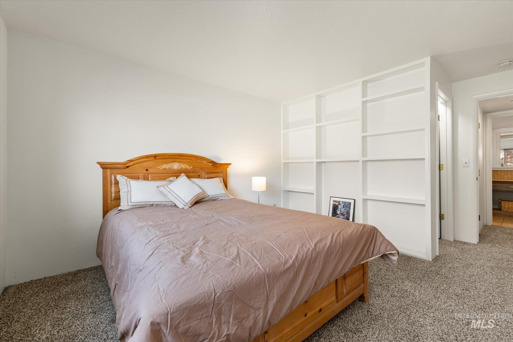 1056 N Camelot Dr Property Photo 15