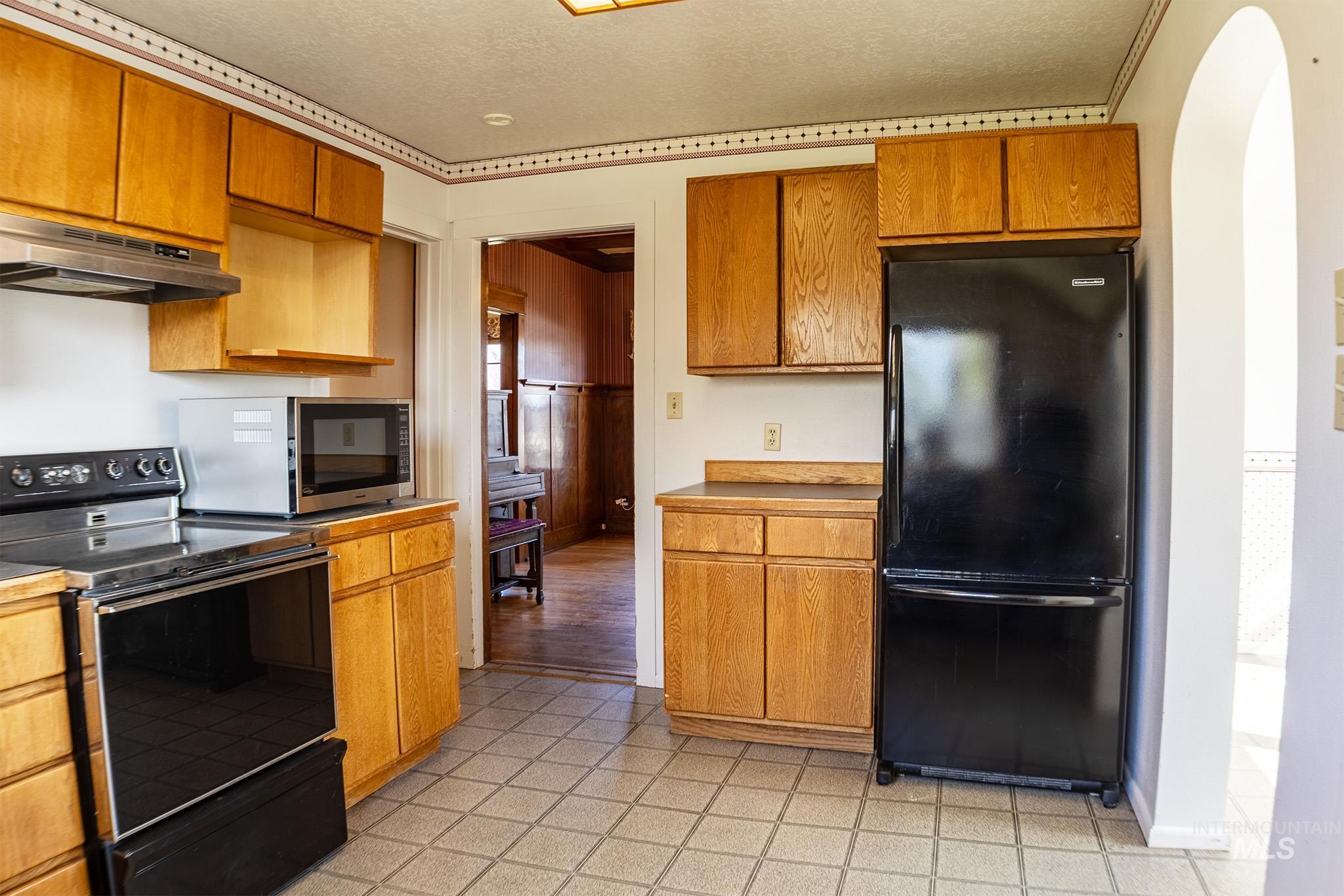 560 Blue Lakes Blvd Property Photo 8