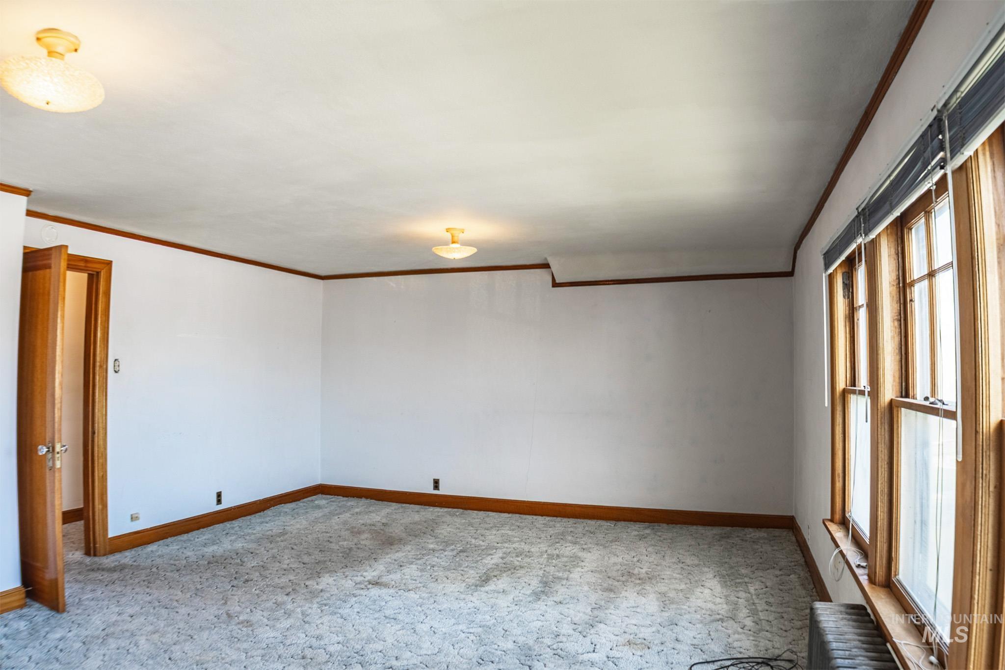 560 Blue Lakes Blvd Property Photo 20