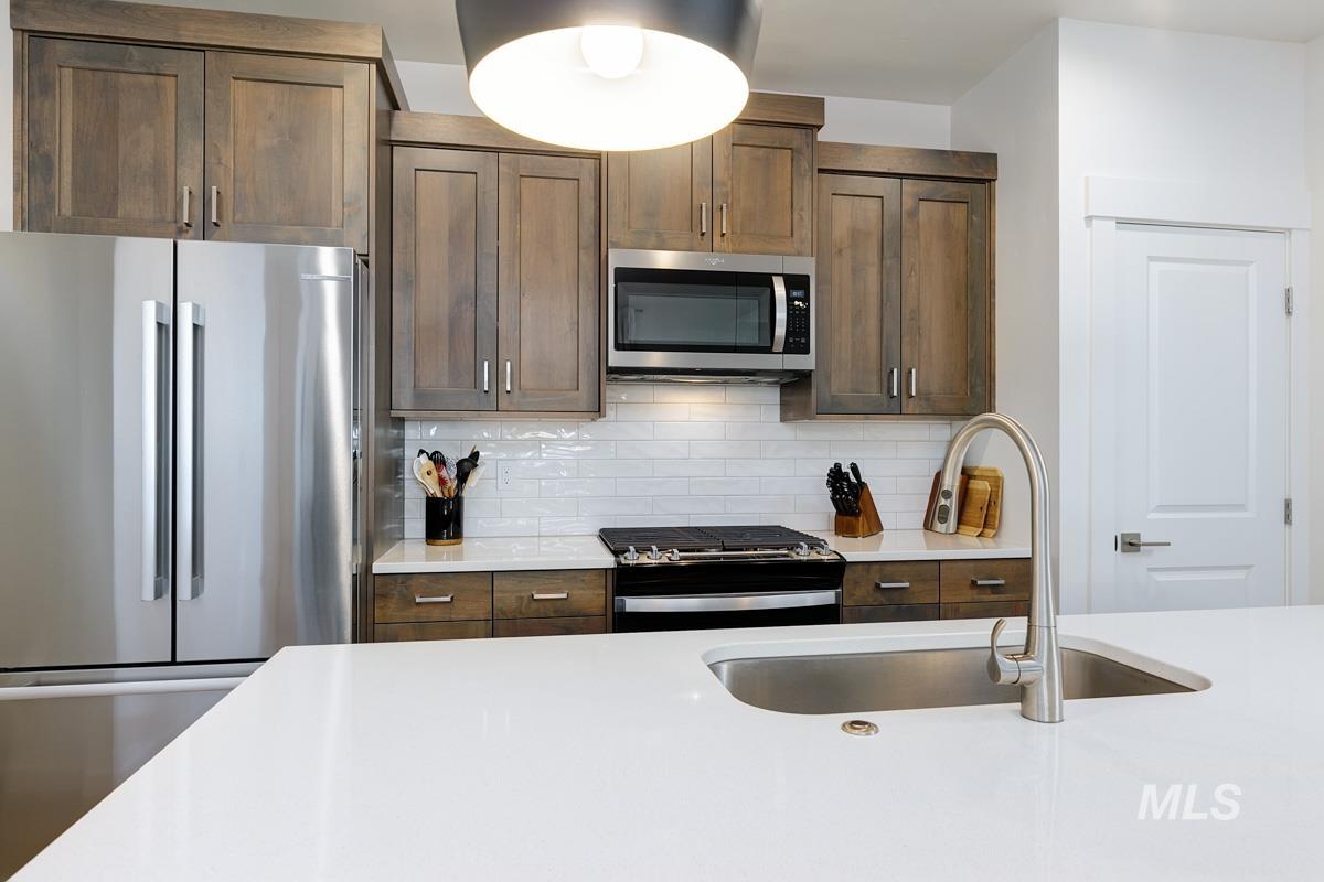 11053 W Clematis St. Property Photo 8