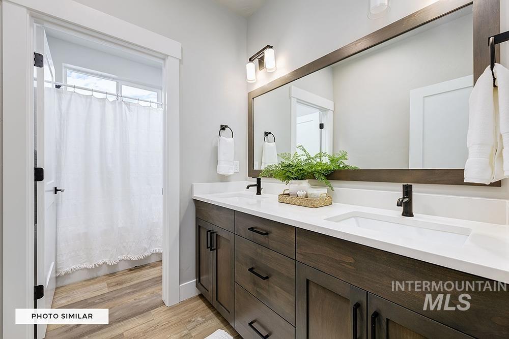 2141 E Thea Dr Property Photo 18