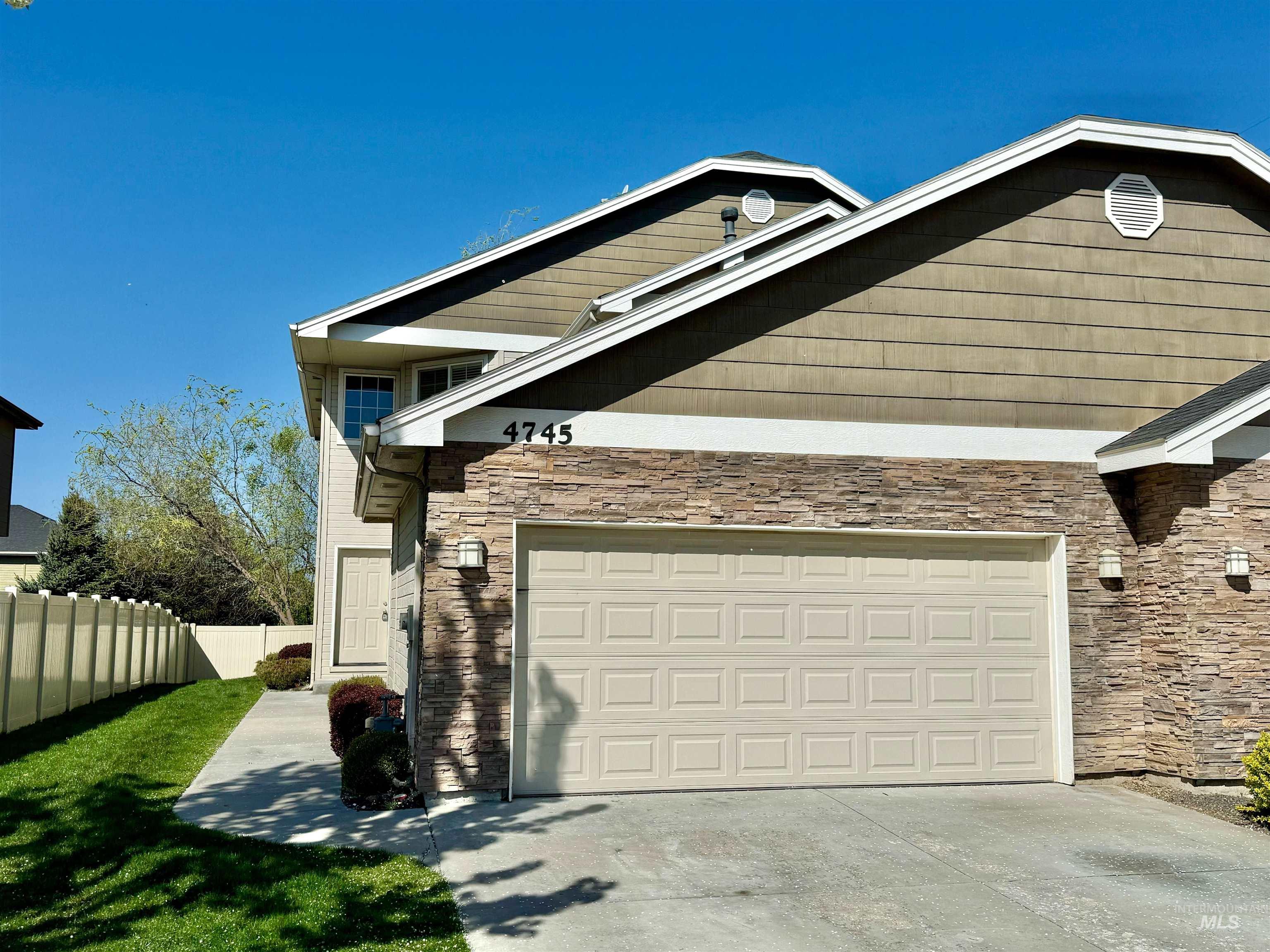 4745 N Zachary Way Property Photo 2