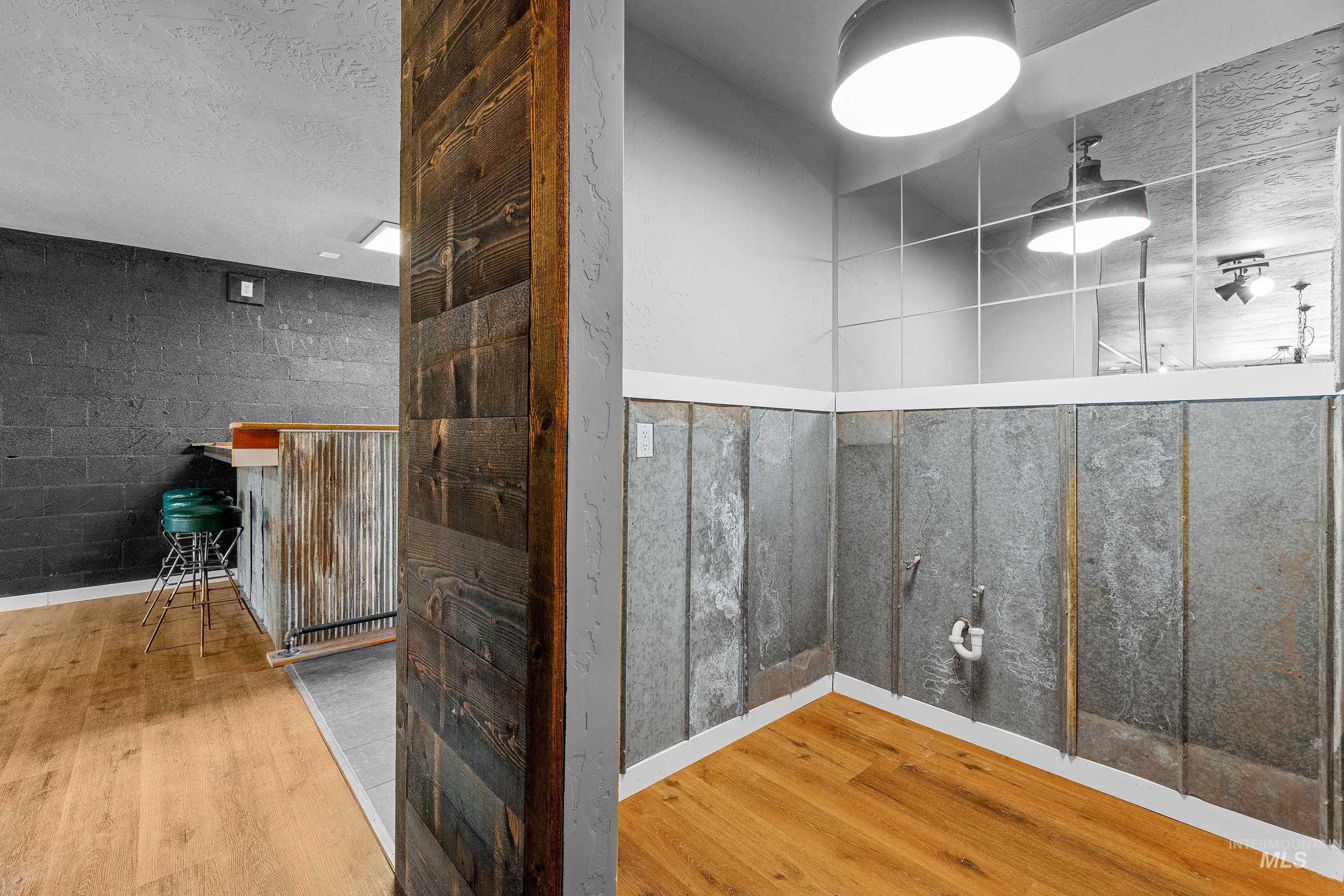 120 Illinois Avenue Property Photo 11