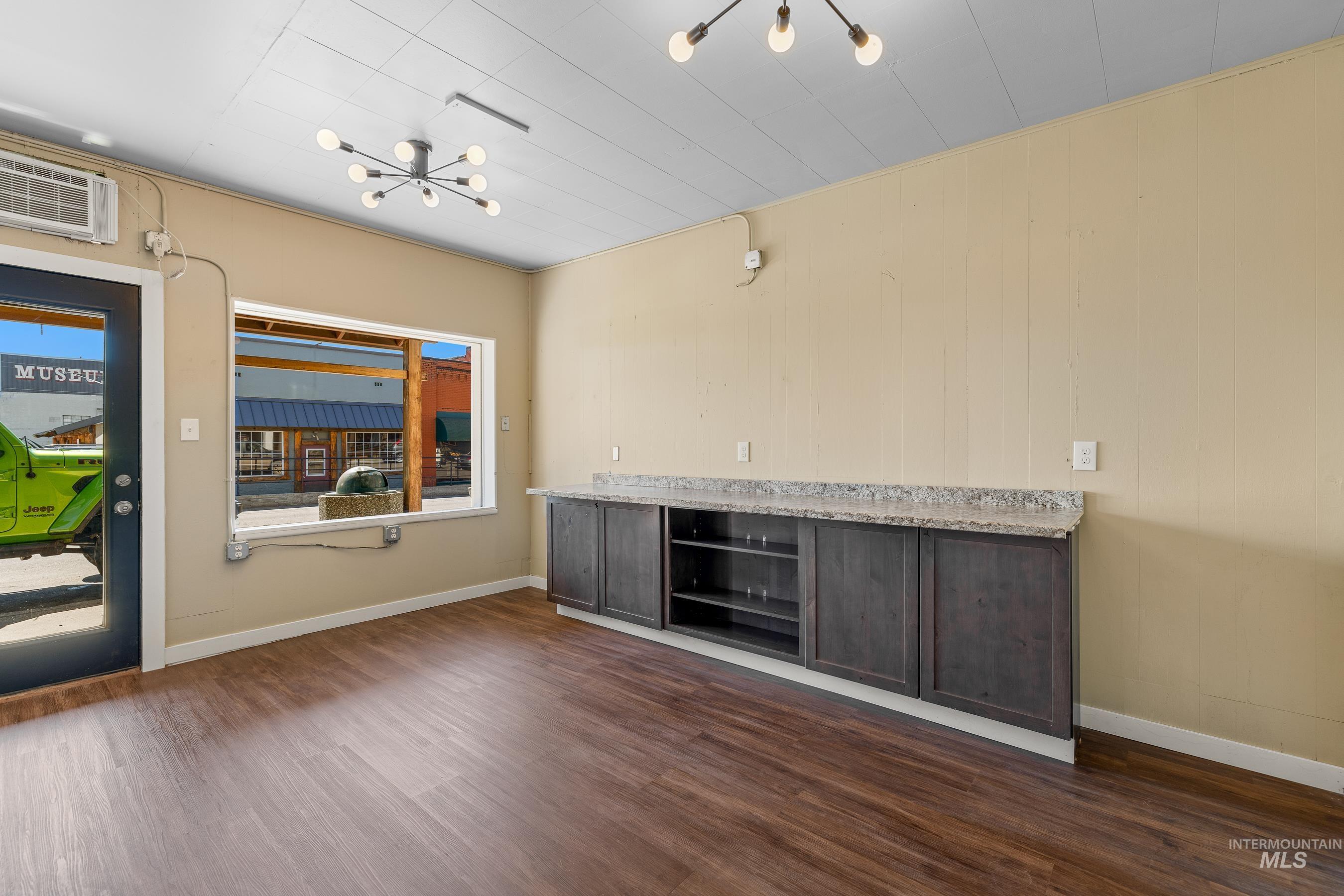 120 Illinois Avenue Property Photo 12