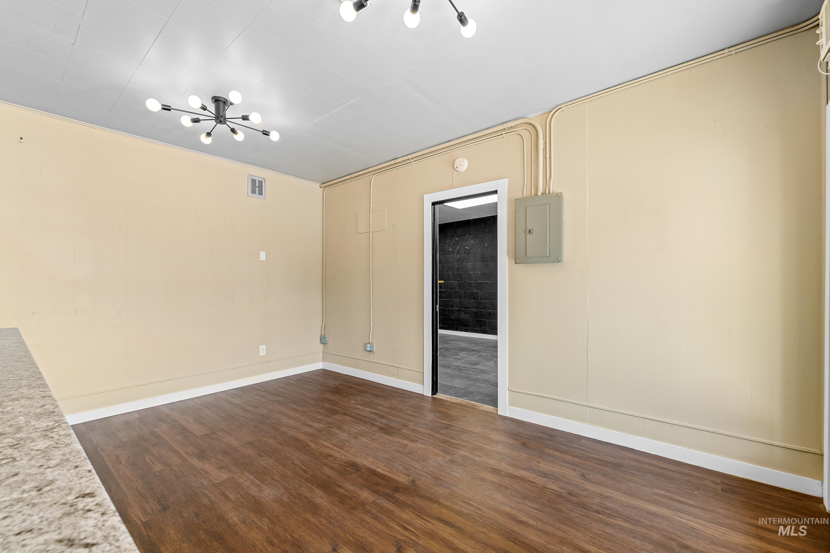 120 Illinois Avenue Property Photo 13