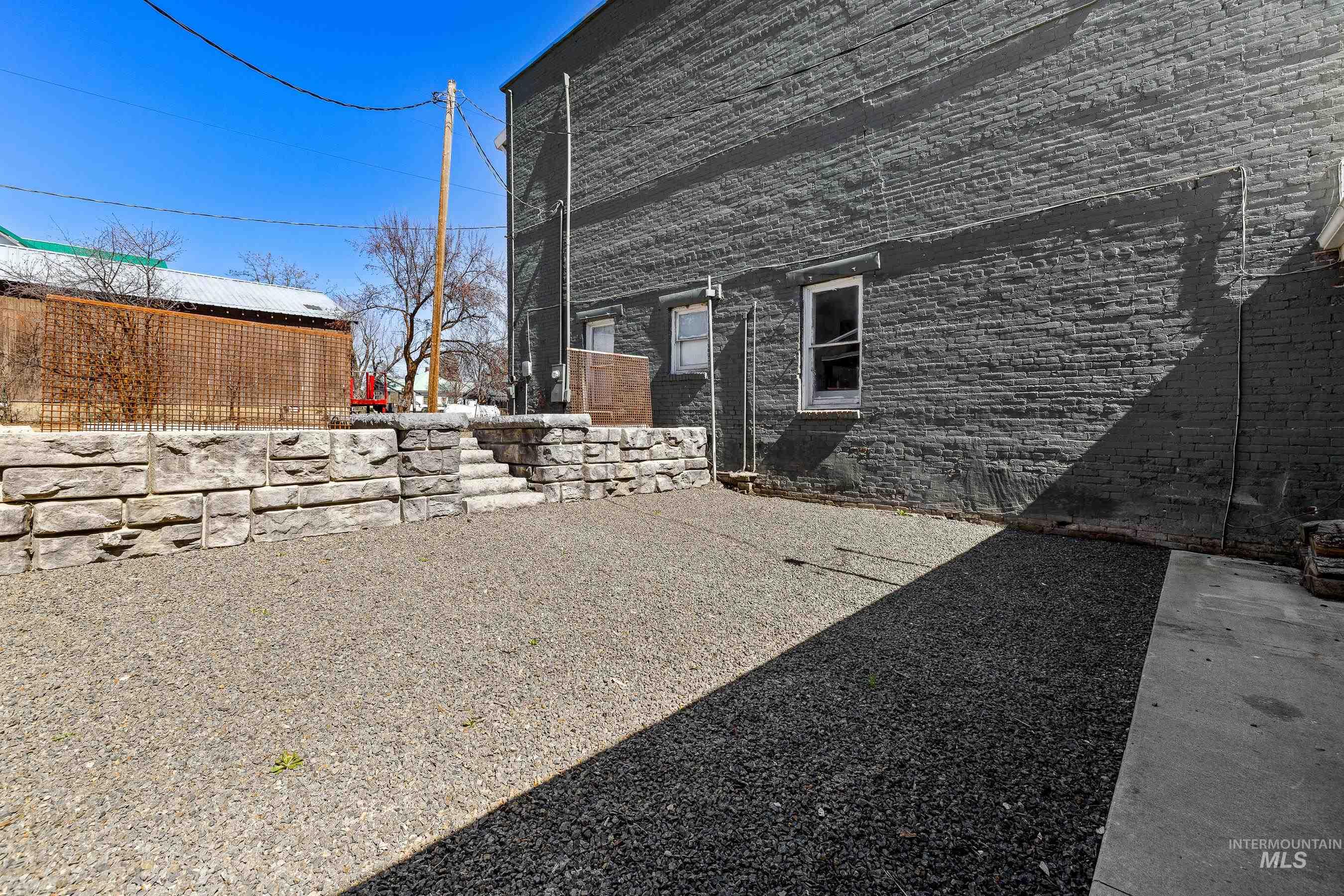 120 Illinois Avenue Property Photo 16