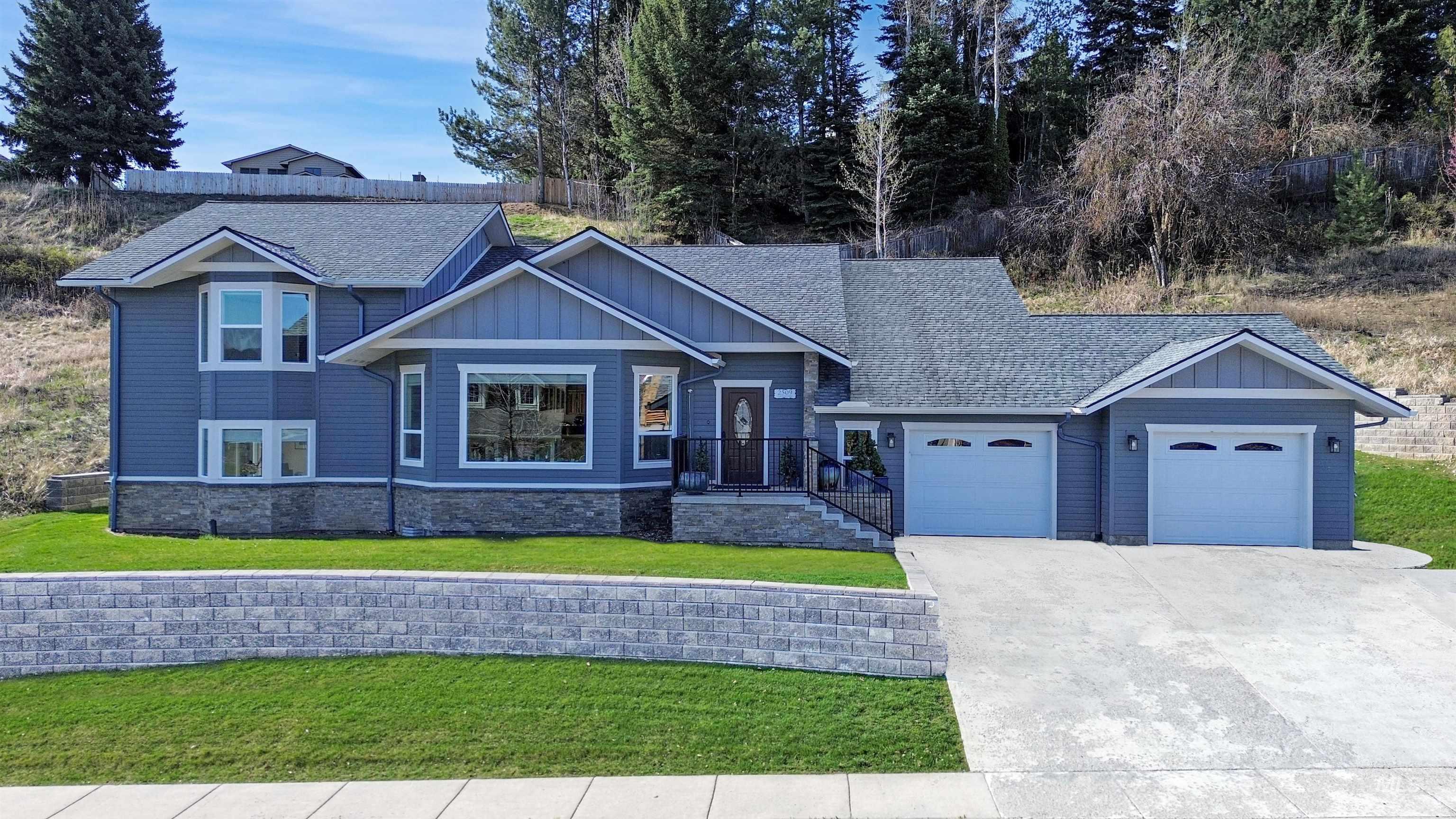2509 Castleford Property Photo