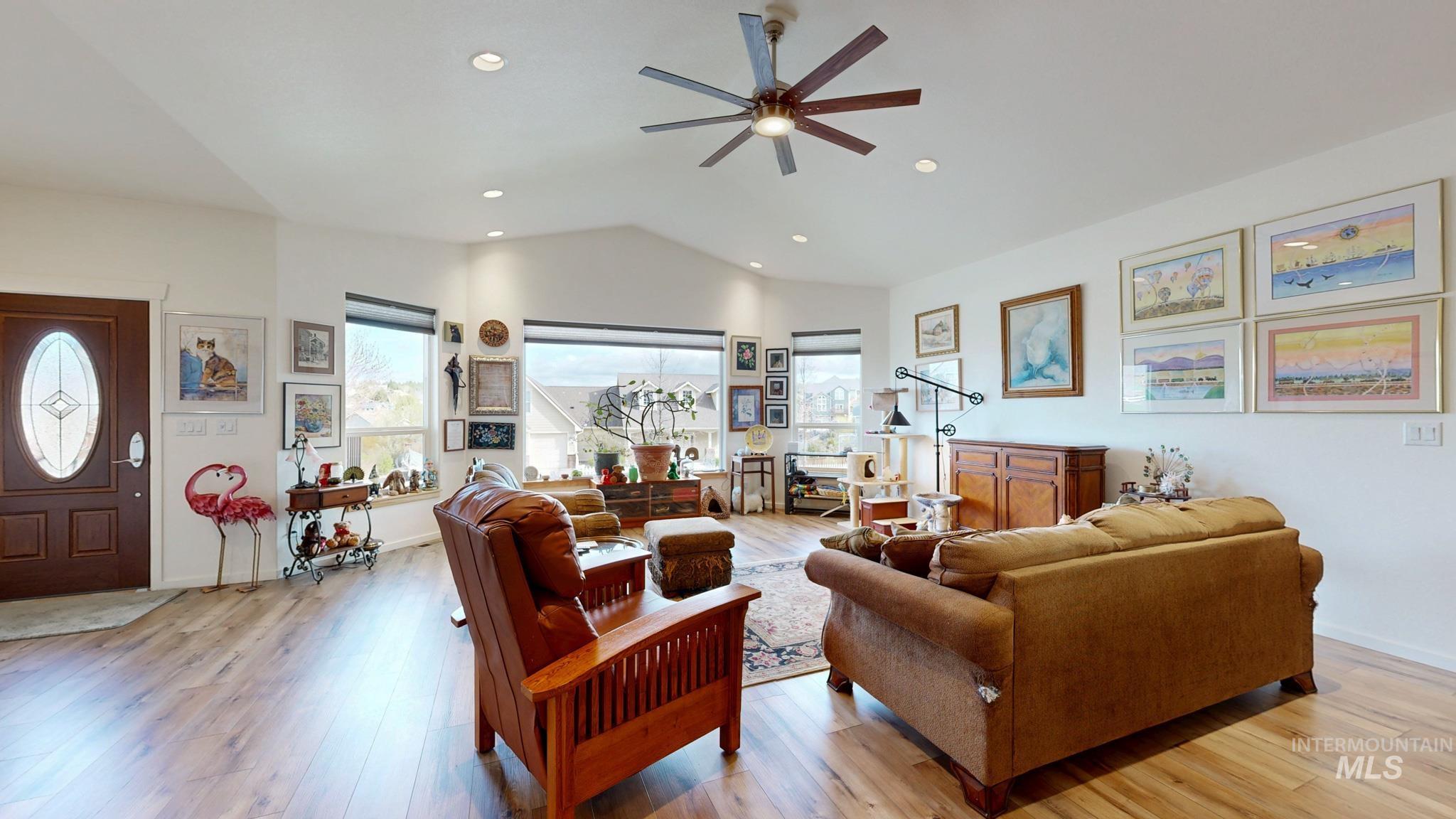 2509 Castleford Property Photo 2
