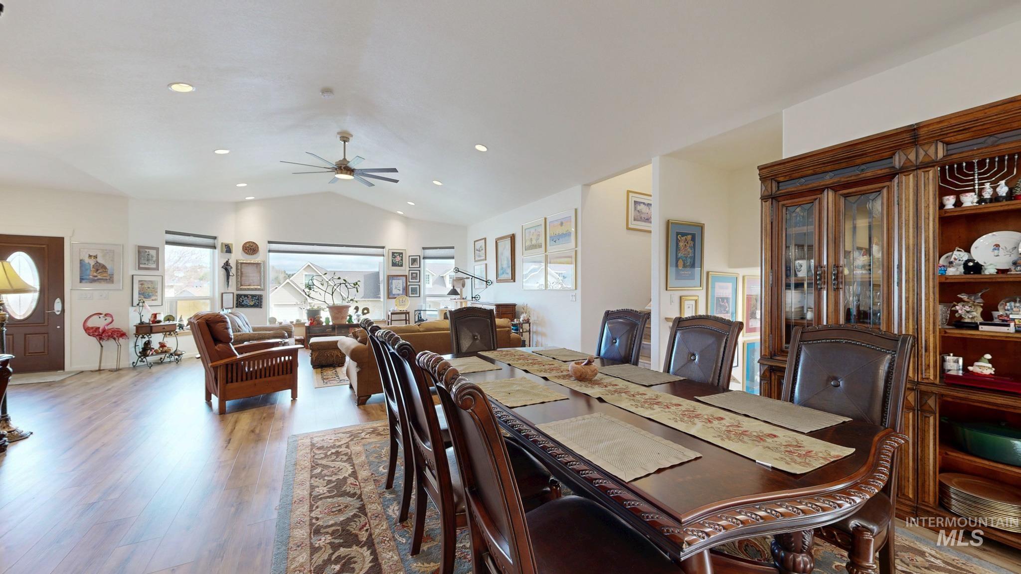 2509 Castleford Property Photo 3