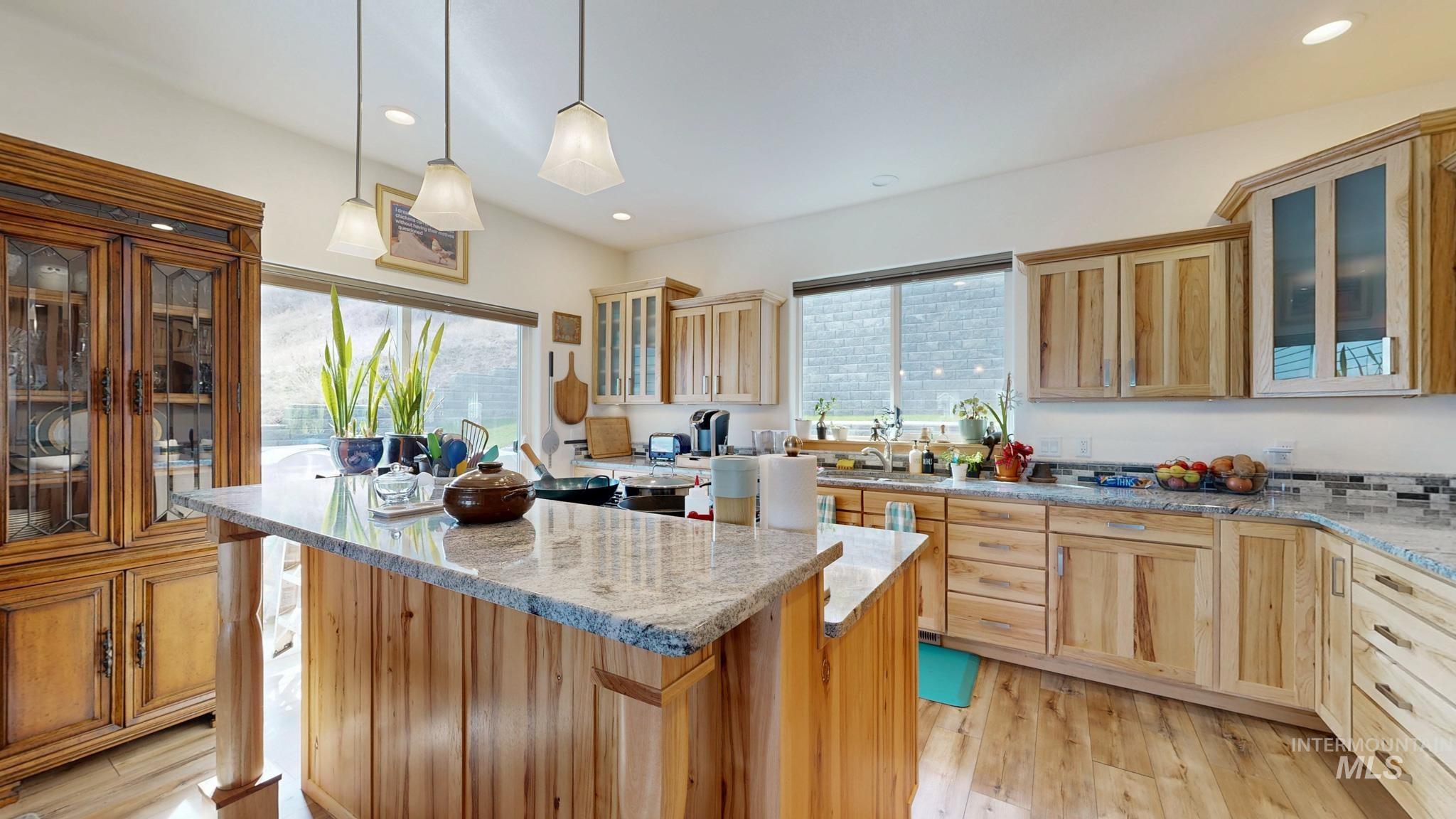2509 Castleford Property Photo 5