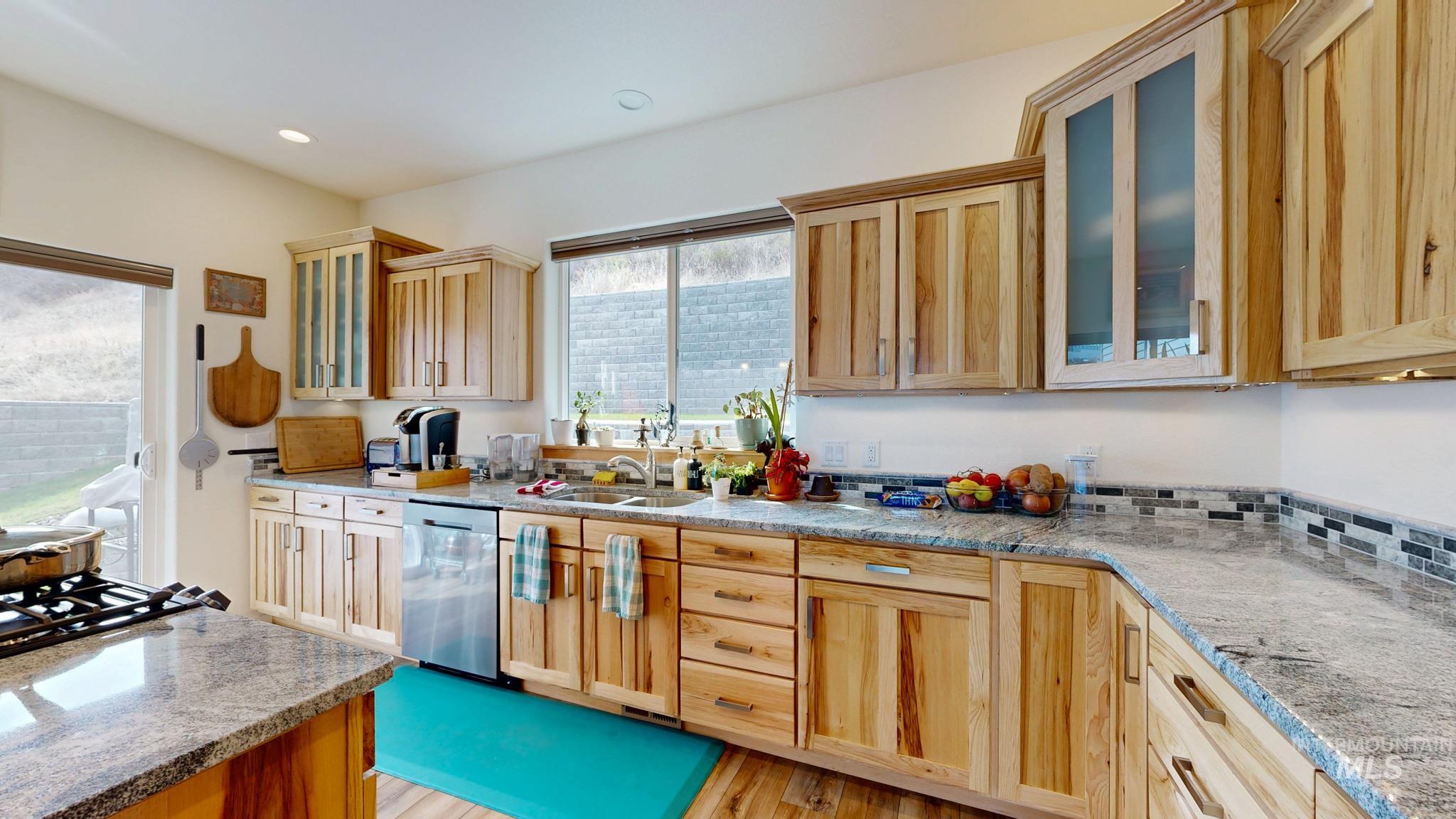 2509 Castleford Property Photo 6