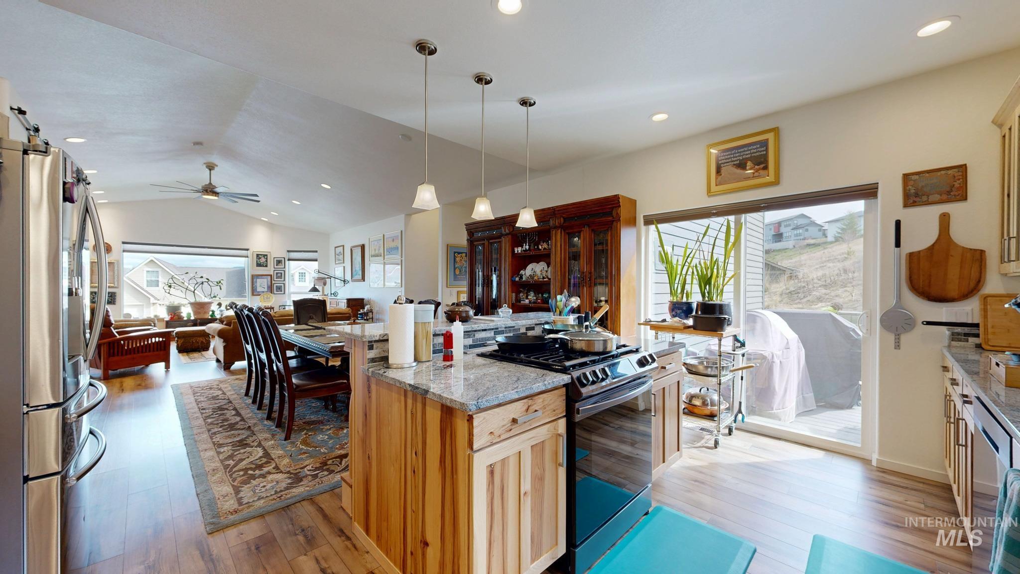 2509 Castleford Property Photo 9