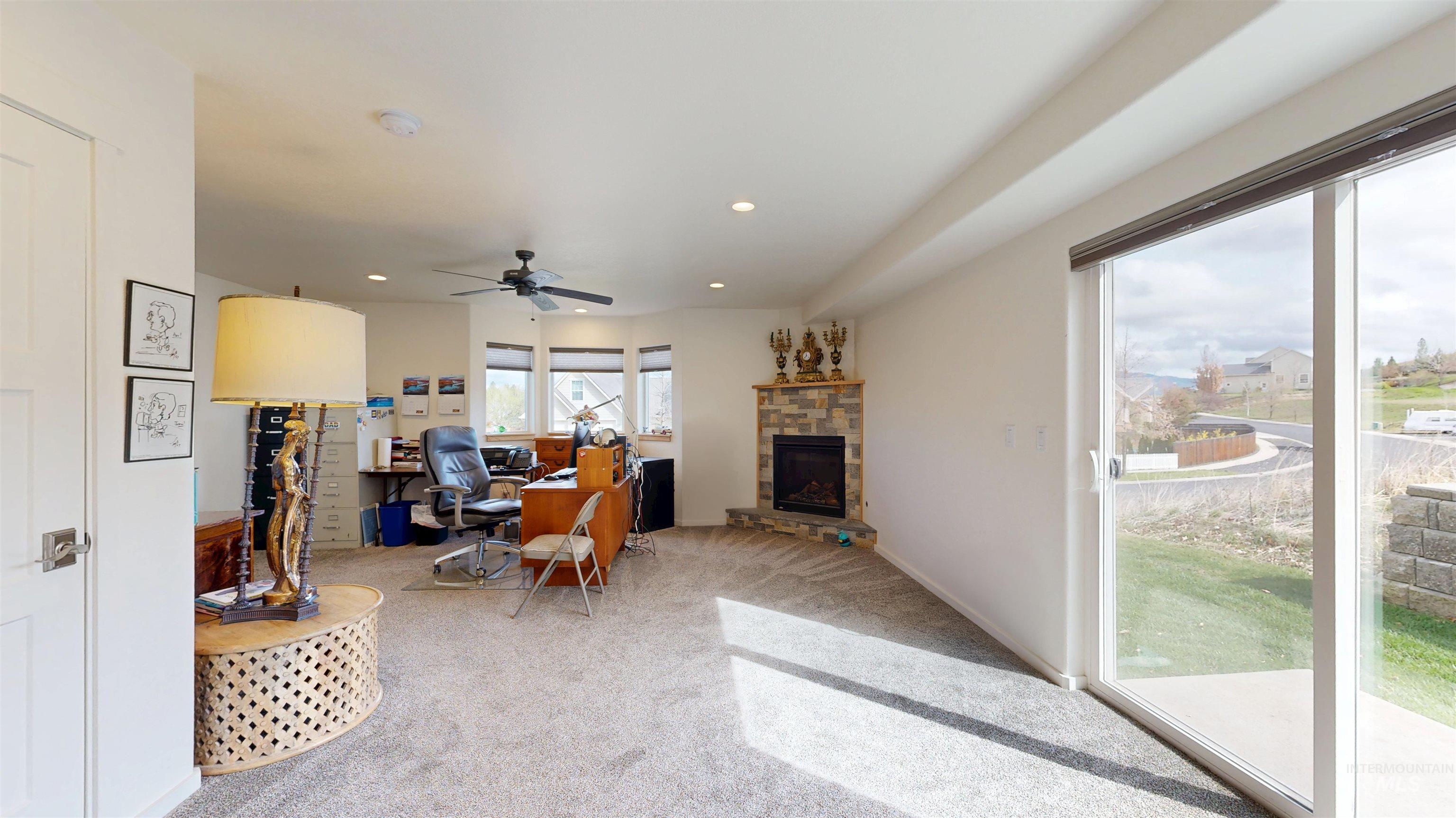 2509 Castleford Property Photo 19