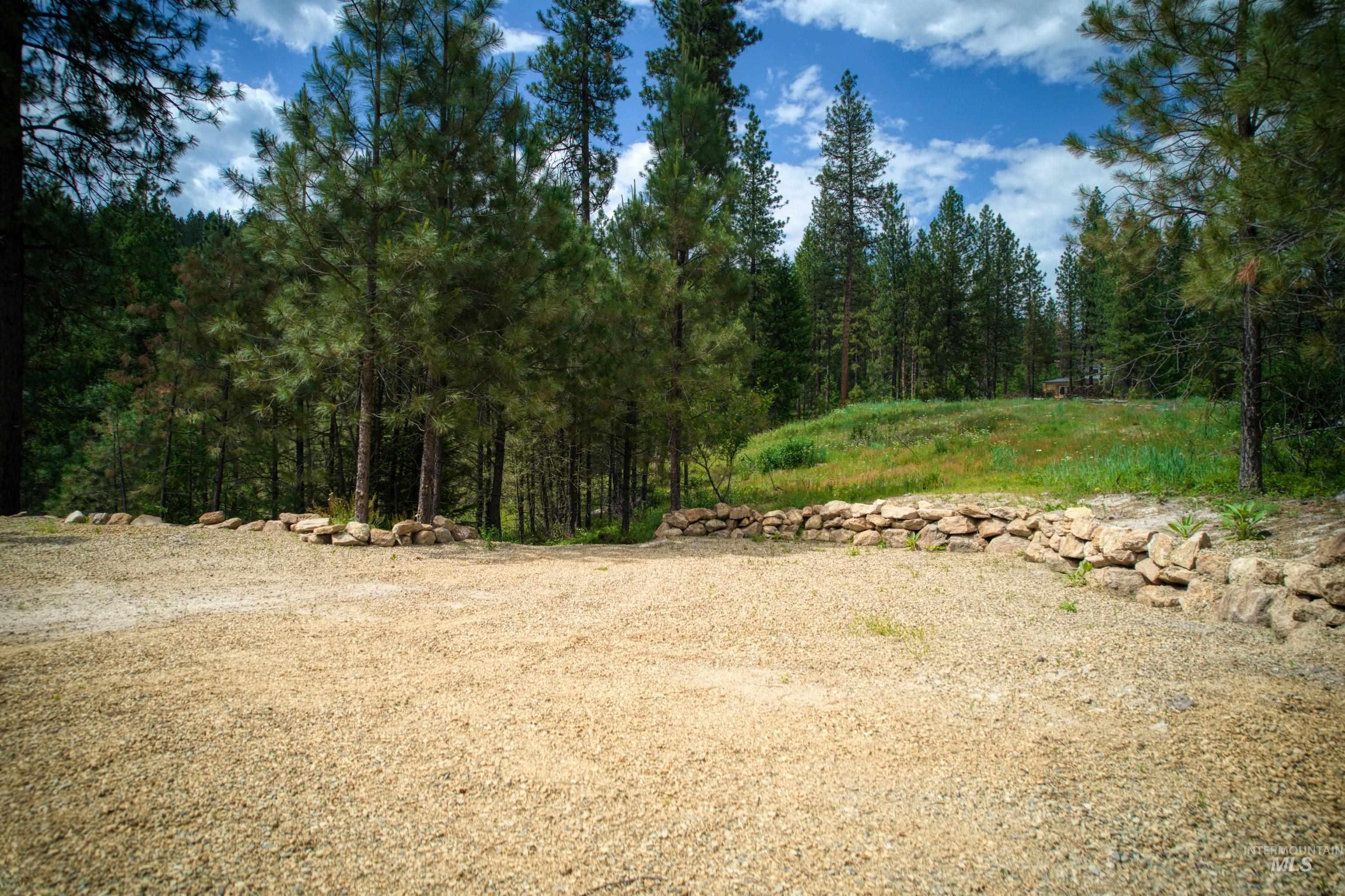 15 Chickadee Ct Property Photo 13