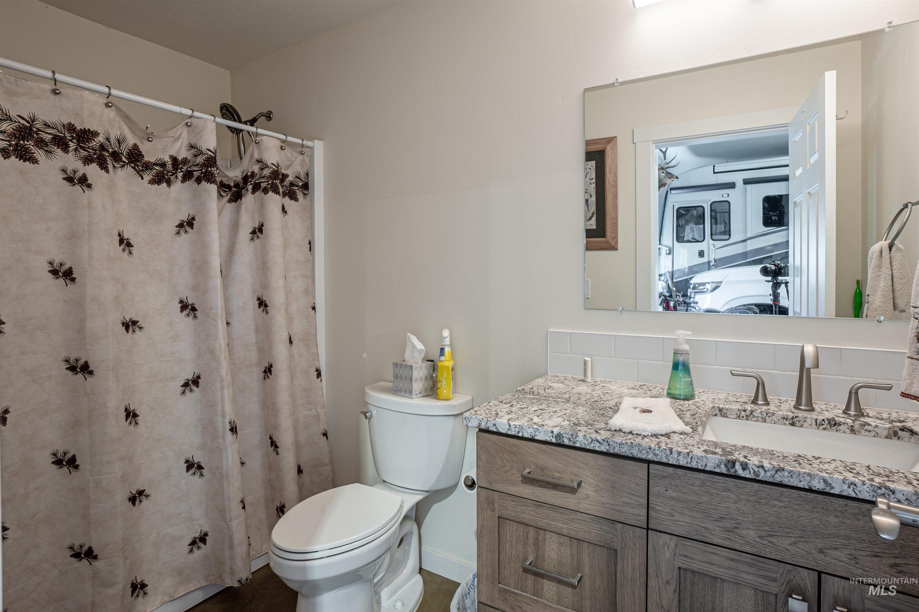 13005 Lake Shore Dr. Property Photo 19