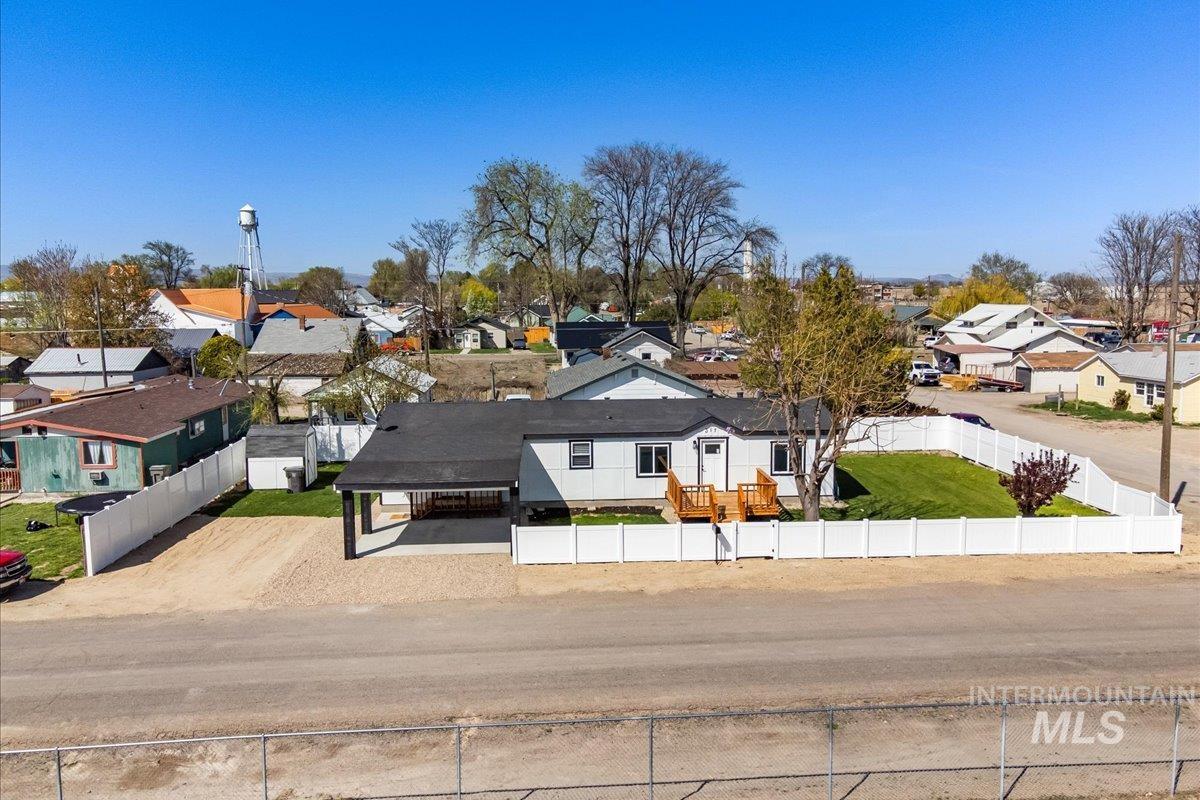 317 1st Street Property Photo 2