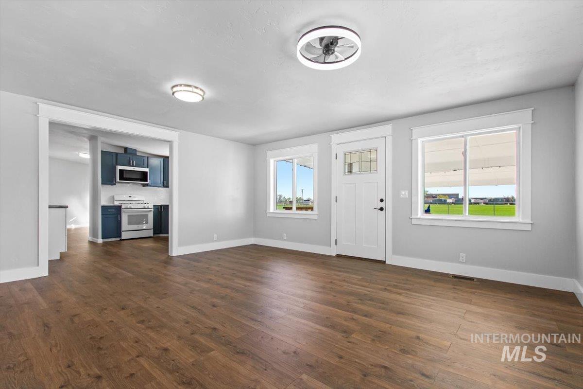 317 1st Street Property Photo 4