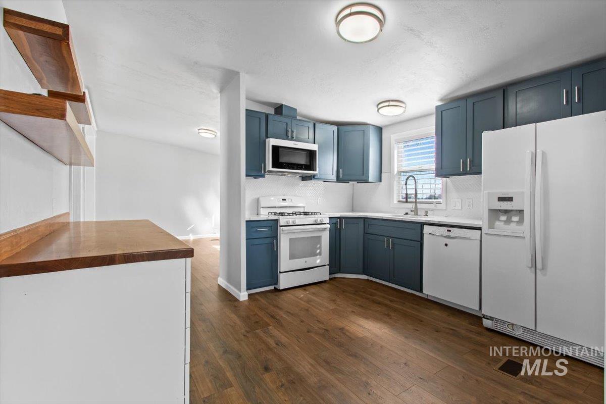 317 1st Street Property Photo 6