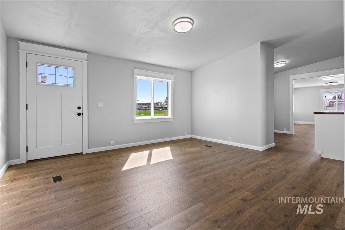 317 1st Street Property Photo 9