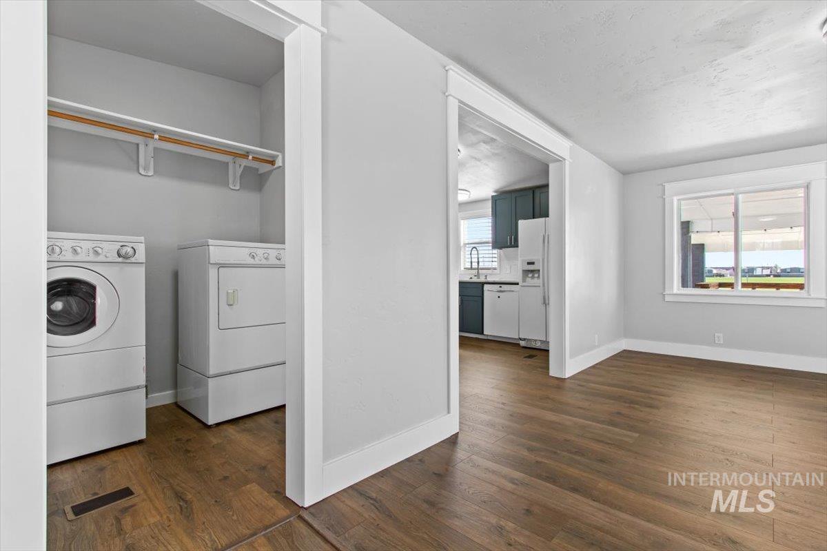 317 1st Street Property Photo 16