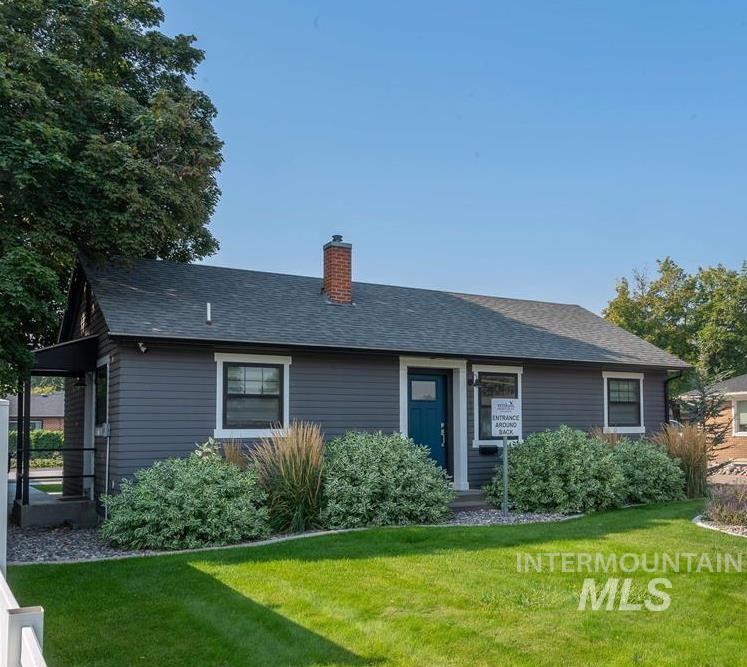 1632 Addison Ave Property Photo