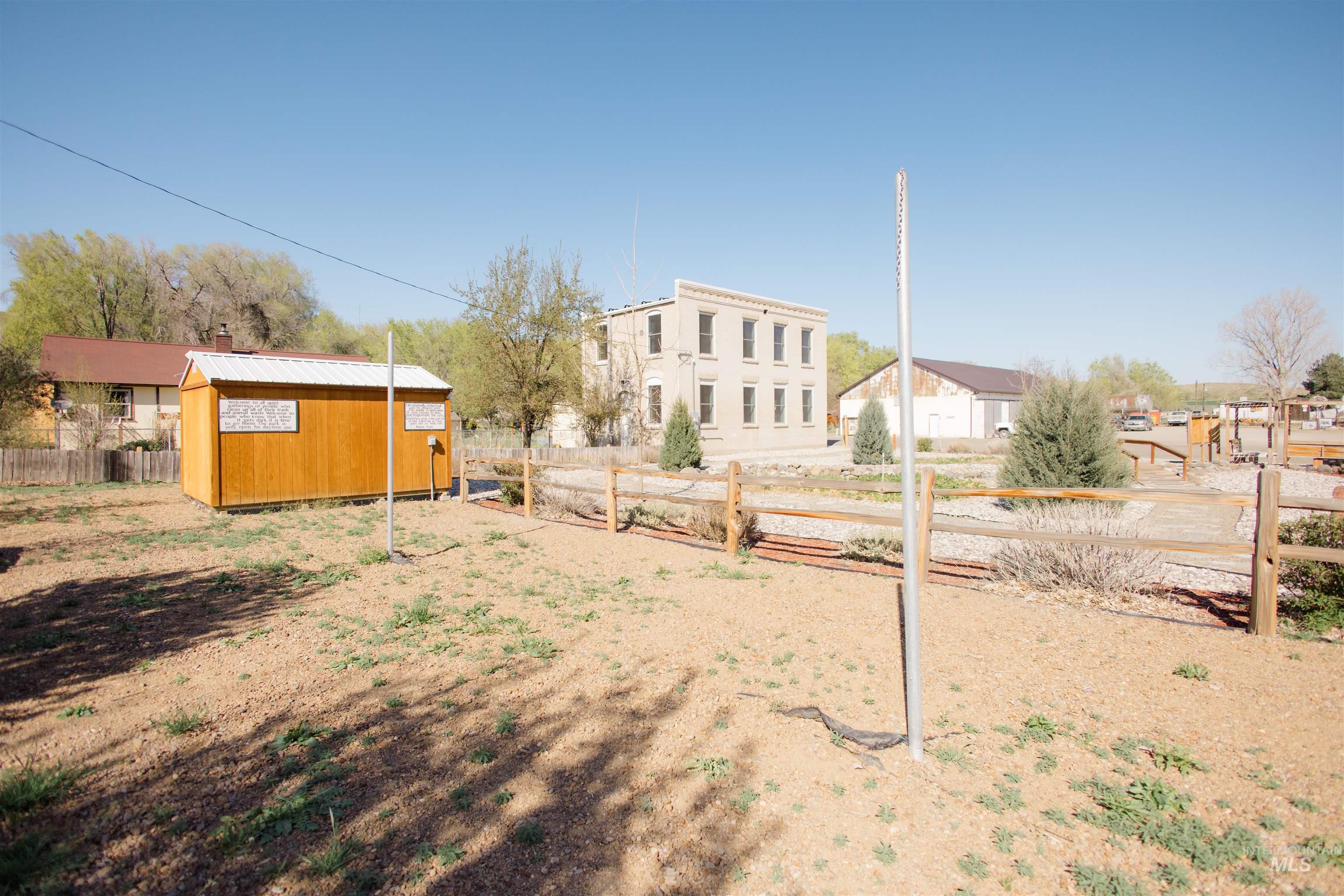 4183 N Meridian Property Photo 31