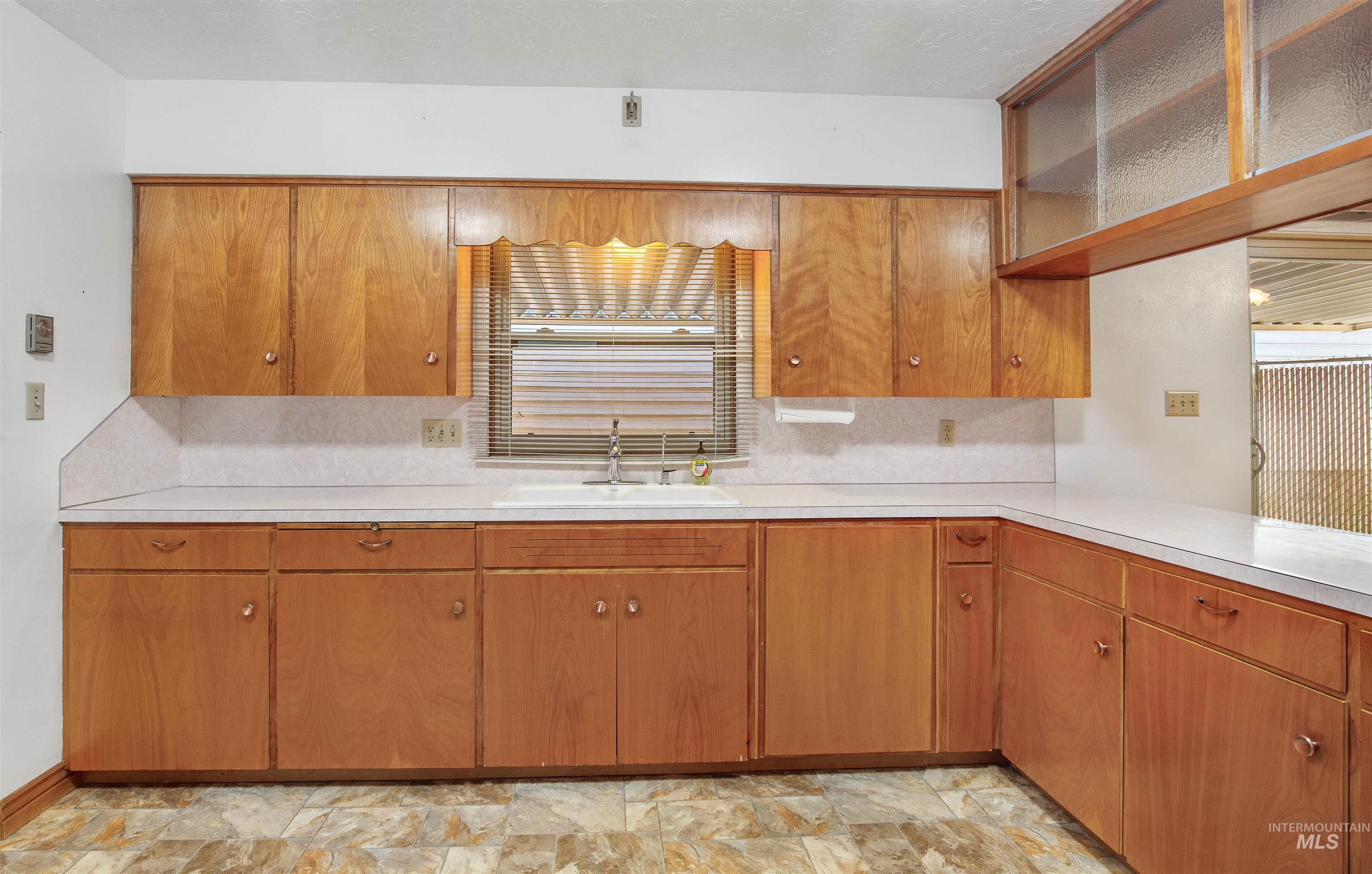 1019 Birch St Property Photo 14