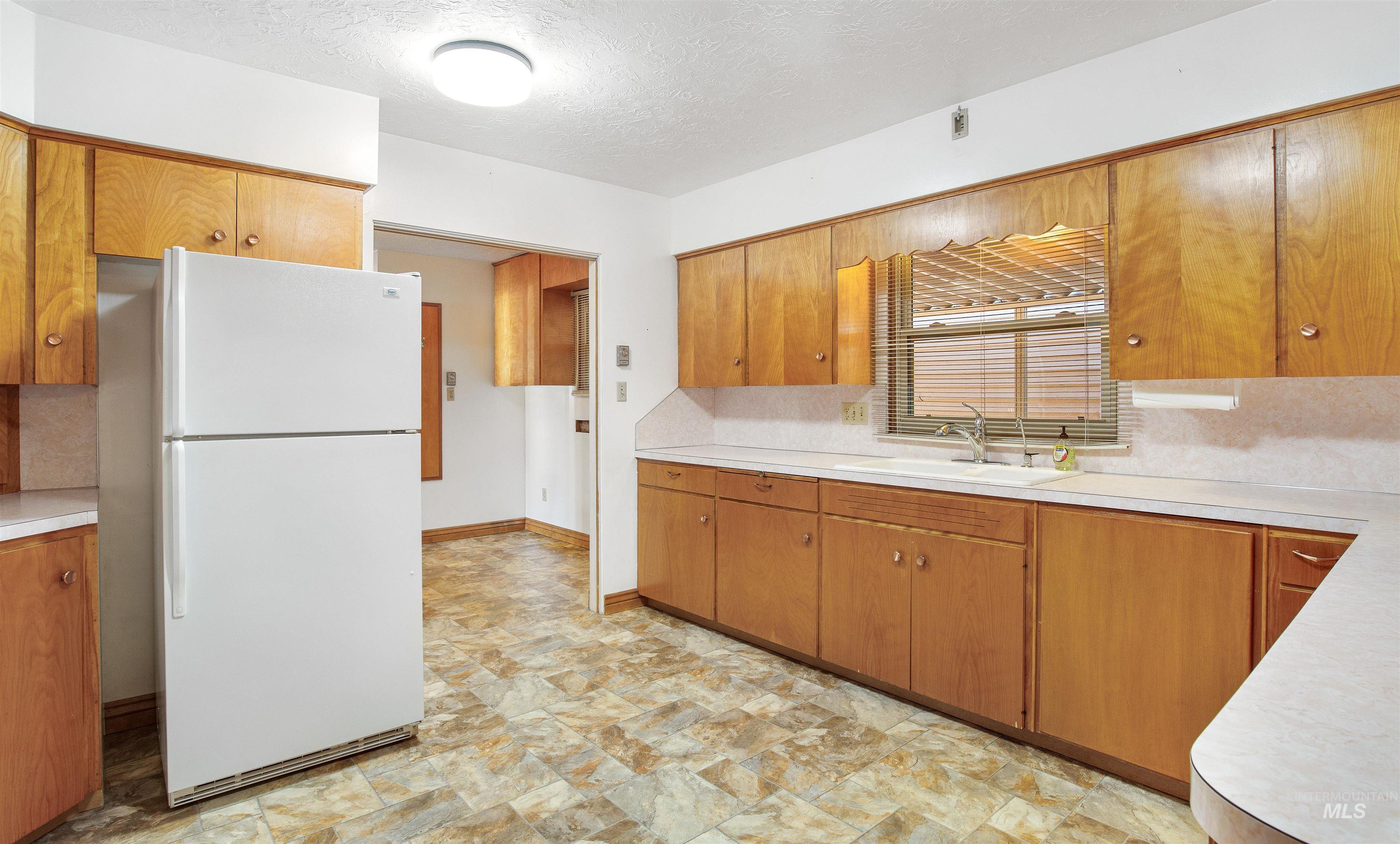 1019 Birch St Property Photo 15