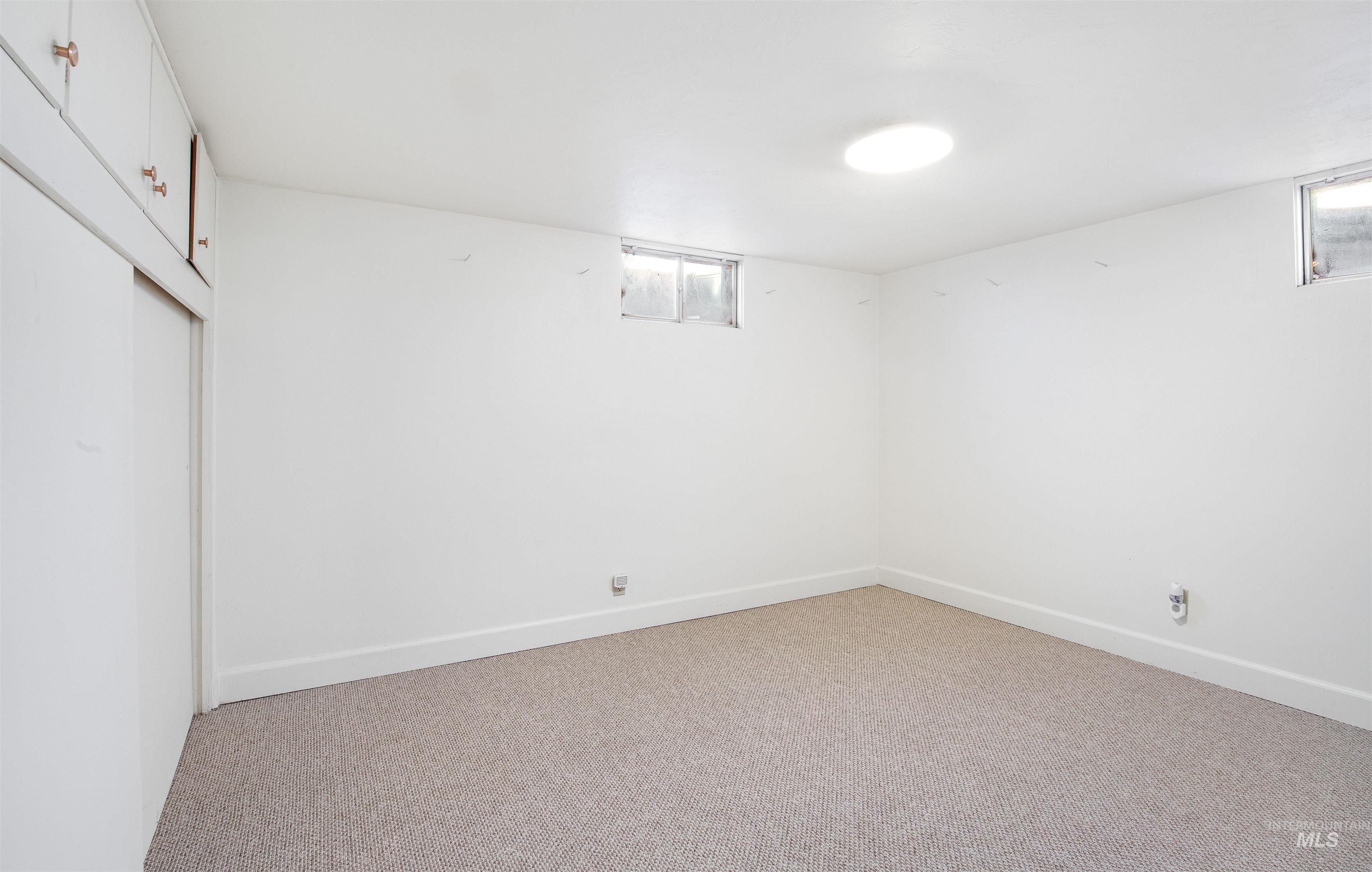 1019 Birch St Property Photo 29