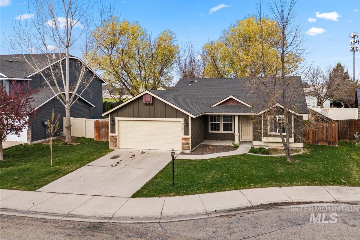 6305 N Silver Elm Way Property Photo 3