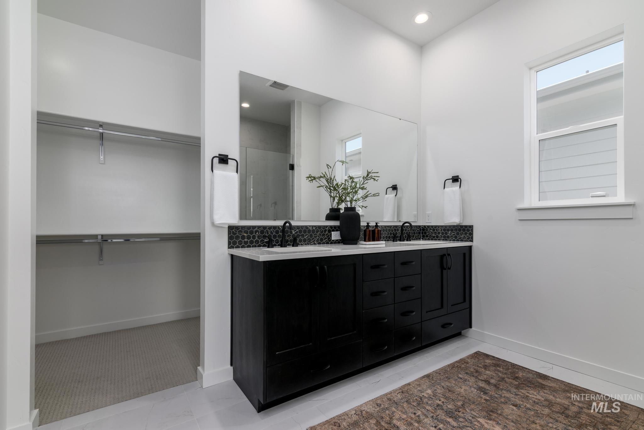 8572 W Chamblee St Property Photo 18