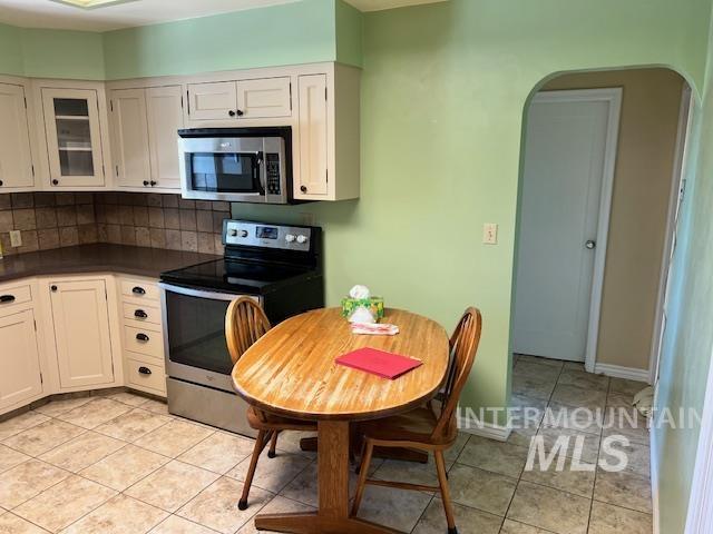 7387 Lynwood Rd. Property Photo 9