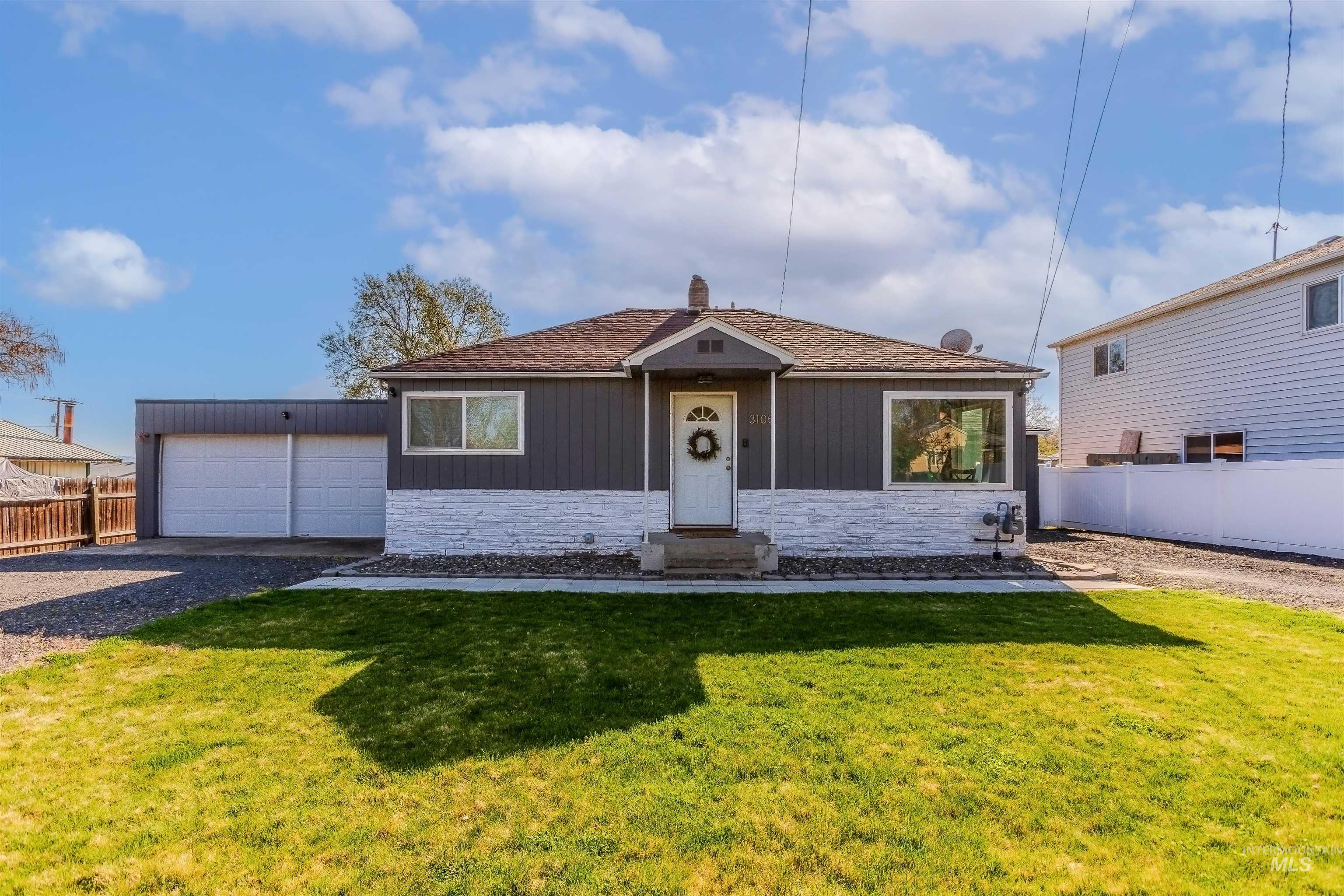 3105 7th St Property Photo 1