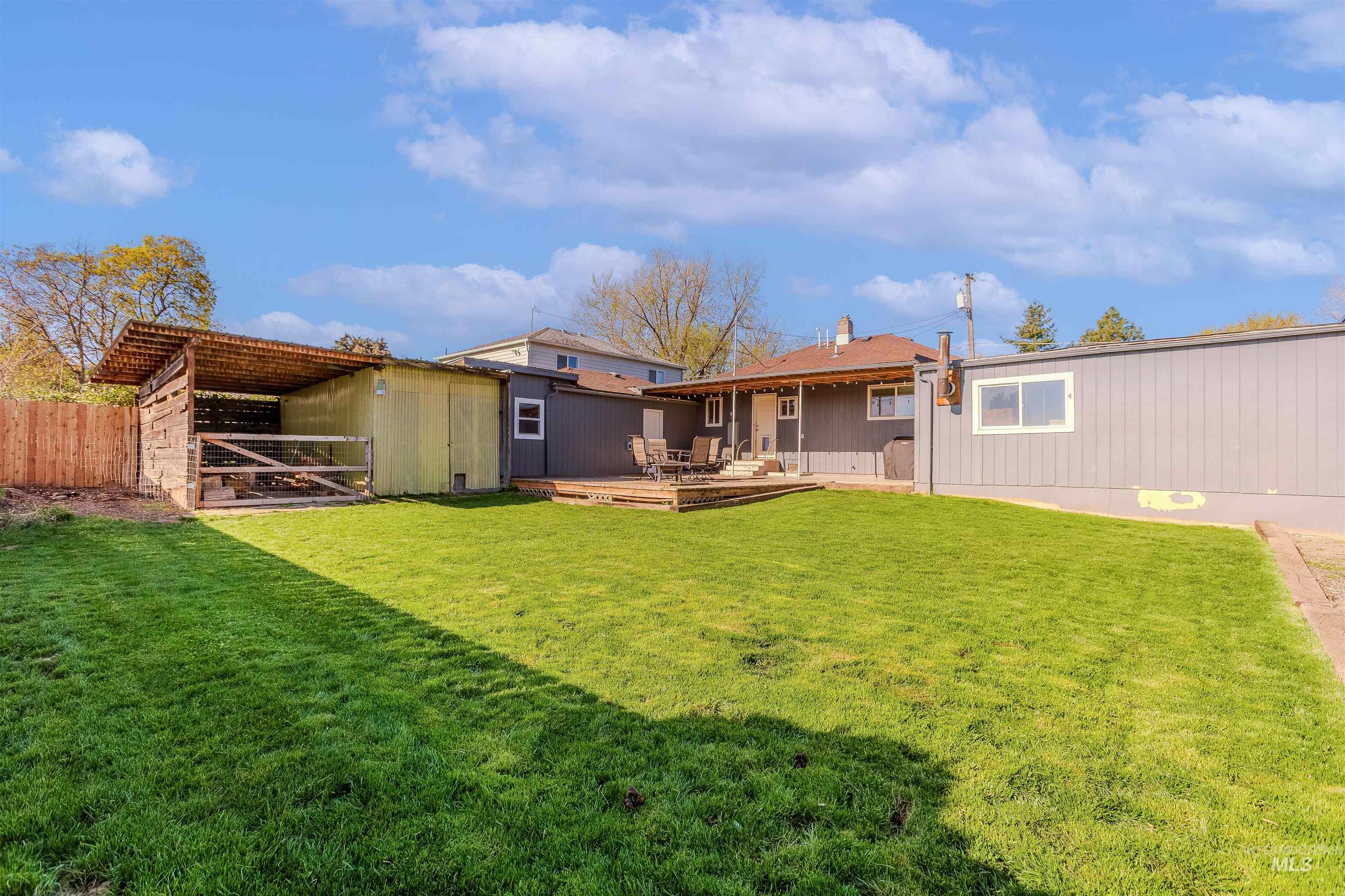 3105 7th St Property Photo 5