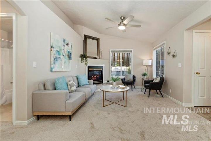 6066 N Lake Shore Ave. Property Photo 3