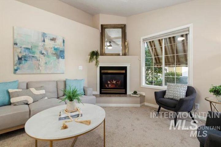 6066 N Lake Shore Ave. Property Photo 7