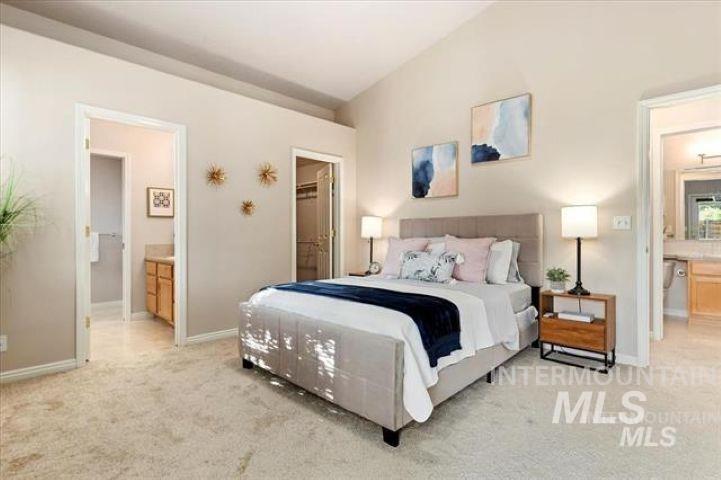6066 N Lake Shore Ave. Property Photo 12