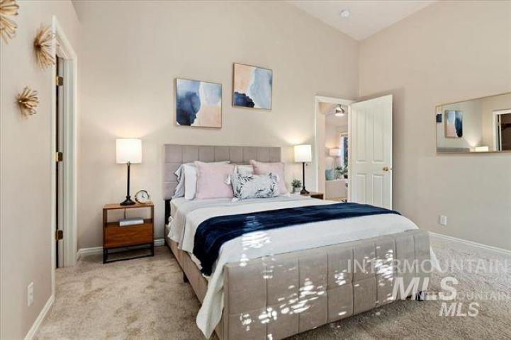 6066 N Lake Shore Ave. Property Photo 13