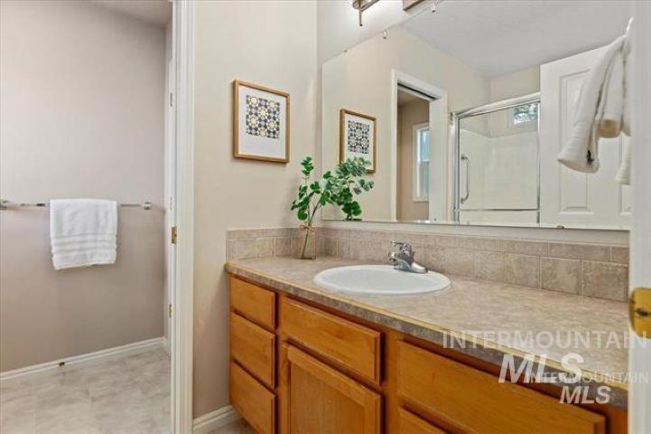 6066 N Lake Shore Ave. Property Photo 14