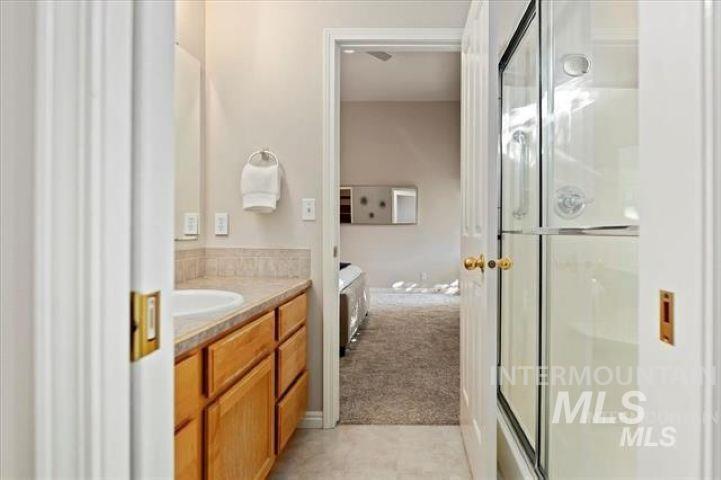 6066 N Lake Shore Ave. Property Photo 15