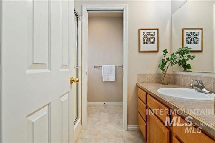 6066 N Lake Shore Ave. Property Photo 16