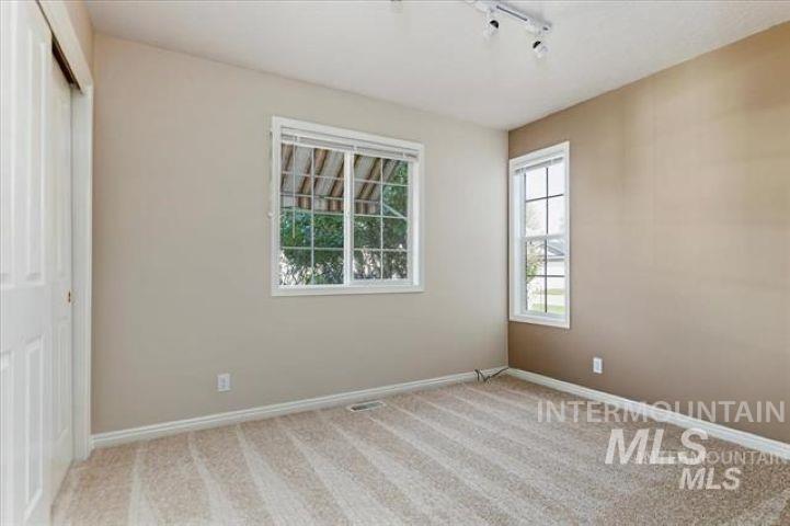 6066 N Lake Shore Ave. Property Photo 18