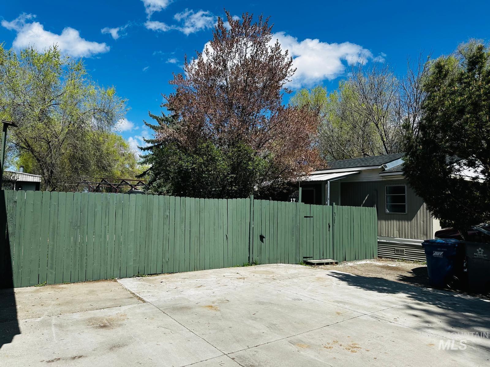 3037 N Kimball St Property Photo 1
