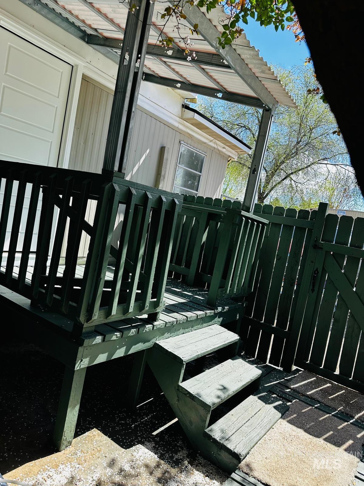3037 N Kimball St Property Photo 4