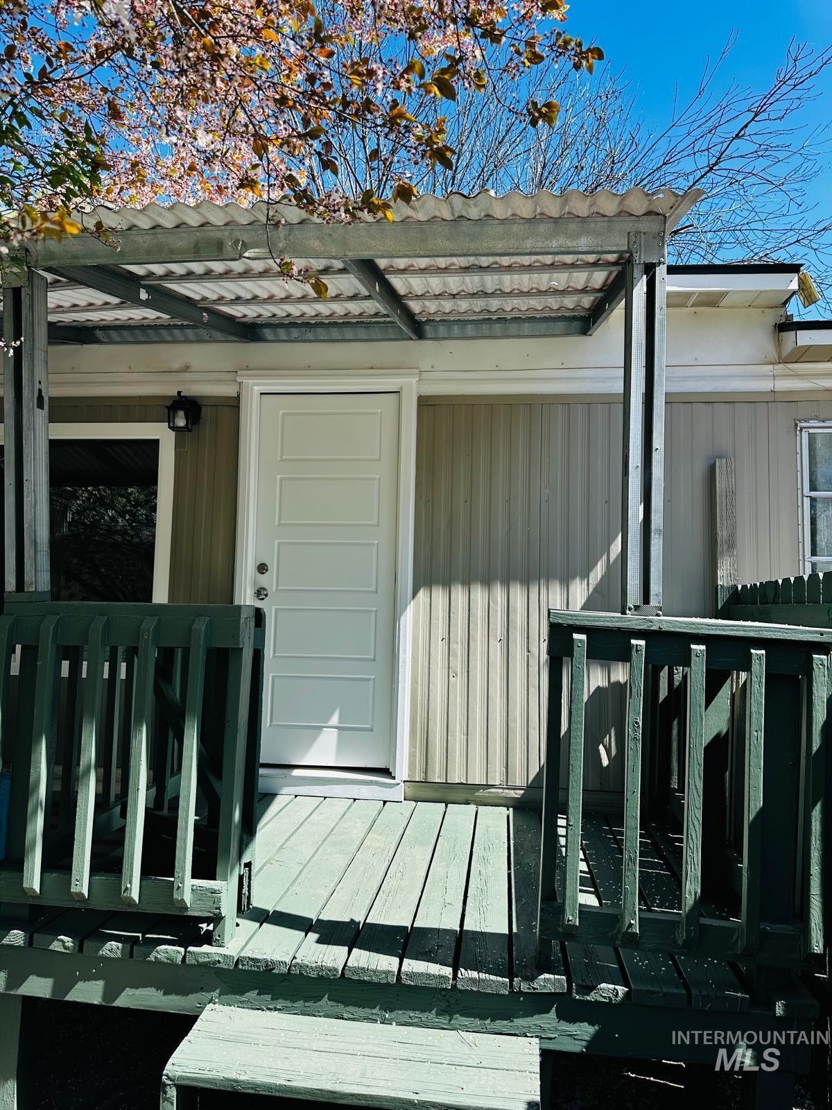 3037 N Kimball St Property Photo 5