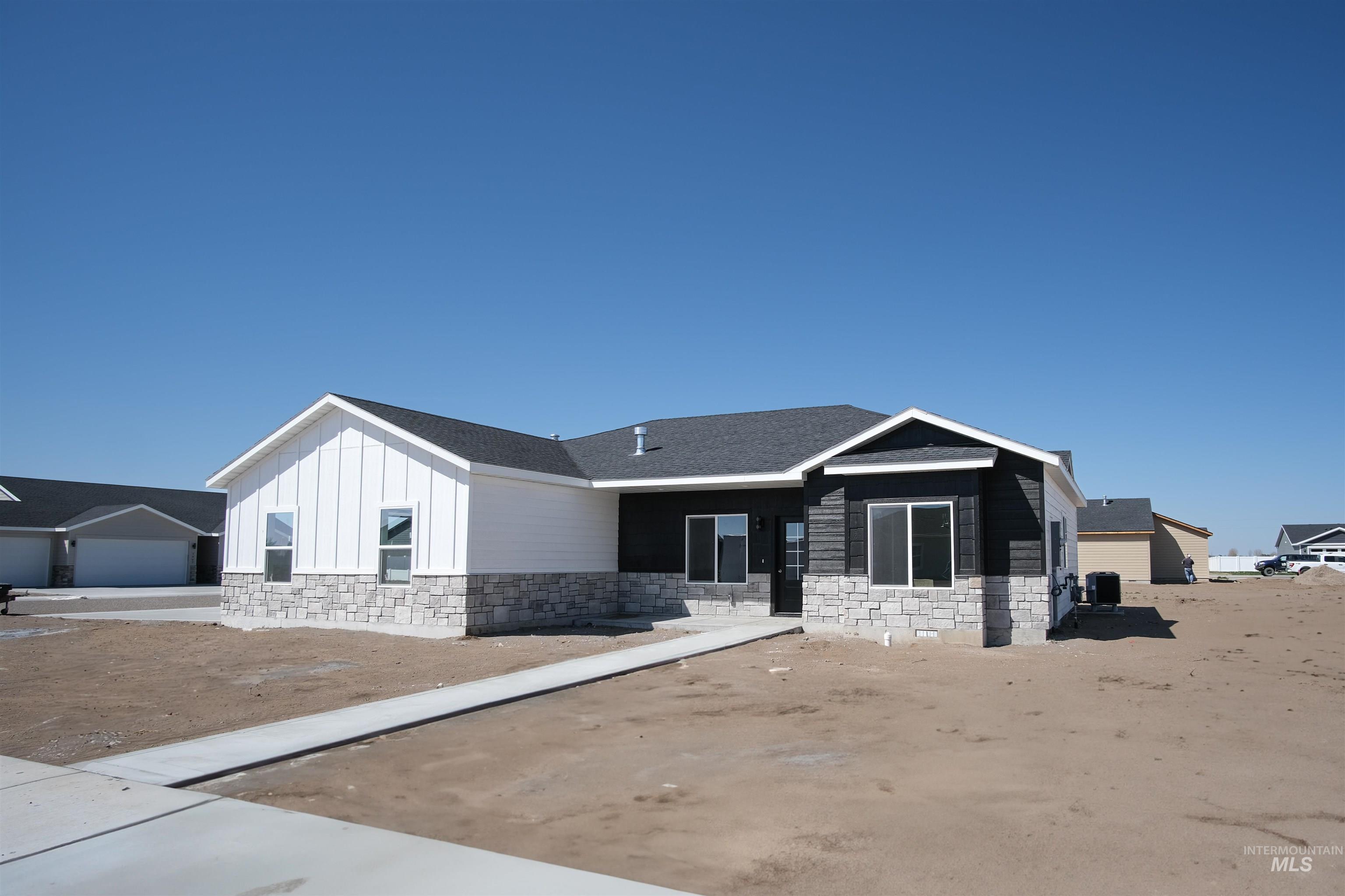 1522 Shortt Ln Property Photo 3
