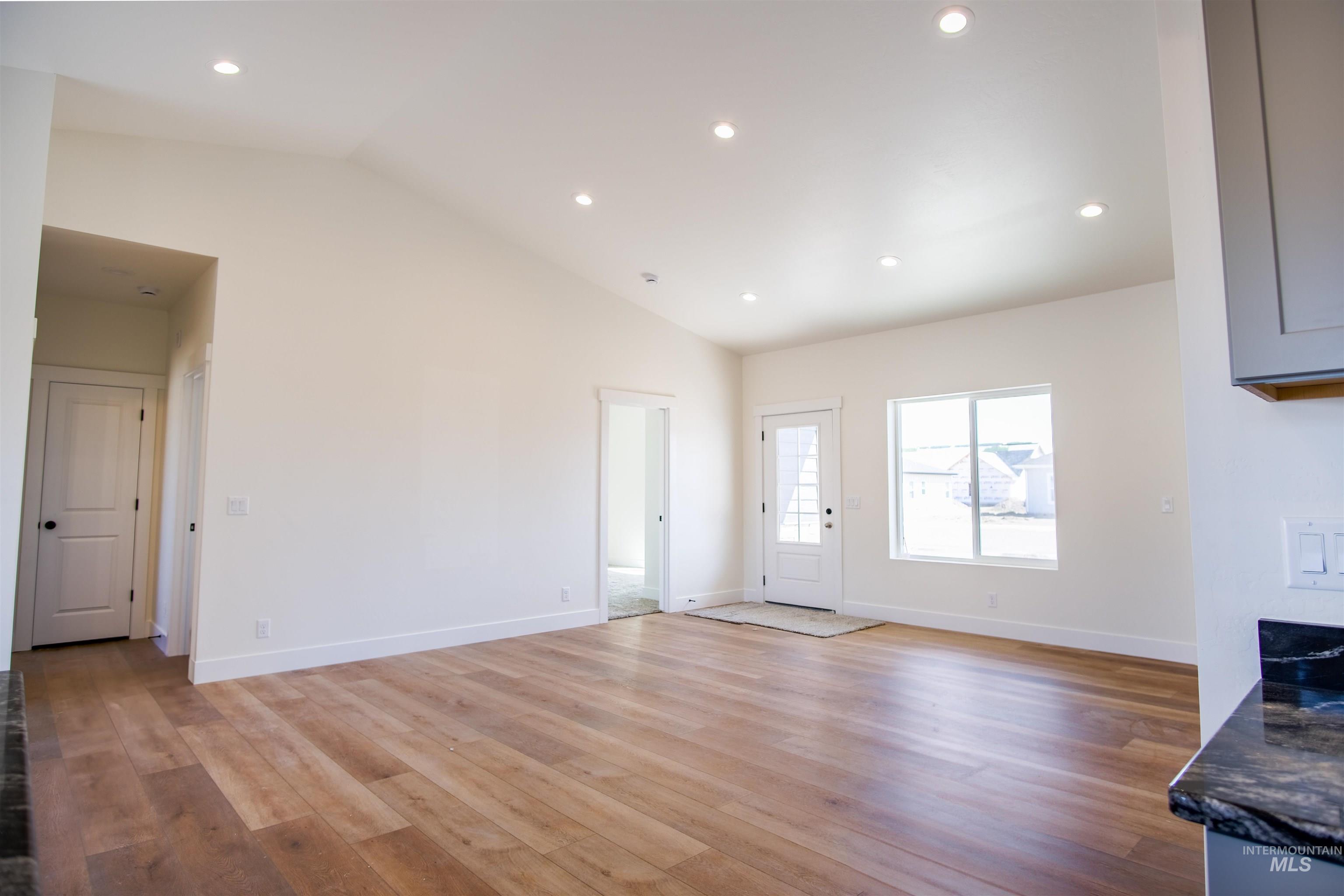 1522 Shortt Ln Property Photo 12